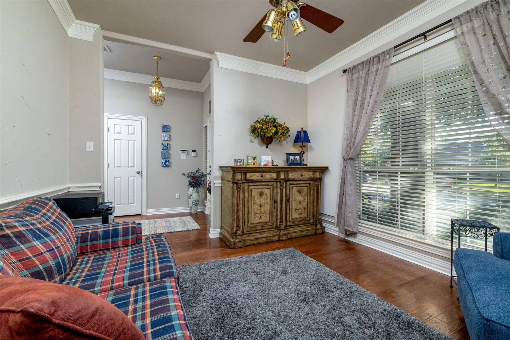 Single Family Residence For Sale in Tarrant County , 5593 Greenview Court, North Richland Hills, Texas 76148, 3 Bedroom, 2 Bathroom, 2 Garage spaces, 2,027 Sqft, built in 1999, mls#21407449, Real Estate Agent in North Richland Hills, Homes For Sale in Tarrant county, Homes For Sale in North Richland Hills, Realtor in North Richland Hills Texas, Real Estate Brokerage Independent Realty Texas, Luminita Cordes Realtor