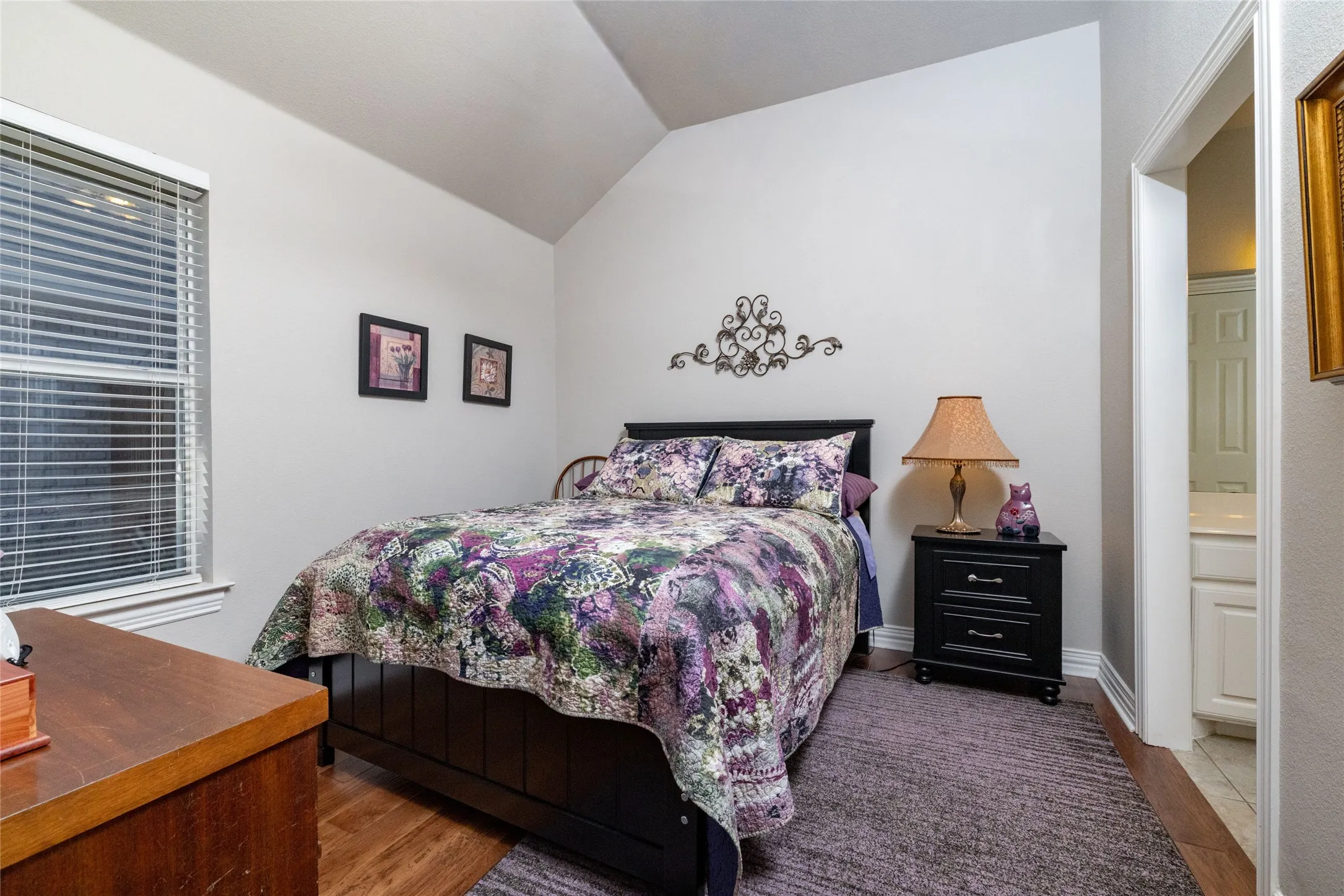 Single Family Residence For Sale in Tarrant County , 5593 Greenview Court, North Richland Hills, Texas 76148, 3 Bedroom, 2 Bathroom, 2 Garage spaces, 2,027 Sqft, built in 1999, mls#21407449, Real Estate Agent in North Richland Hills, Homes For Sale in Tarrant county, Homes For Sale in North Richland Hills, Realtor in North Richland Hills Texas, Real Estate Brokerage Independent Realty Texas, Luminita Cordes Realtor