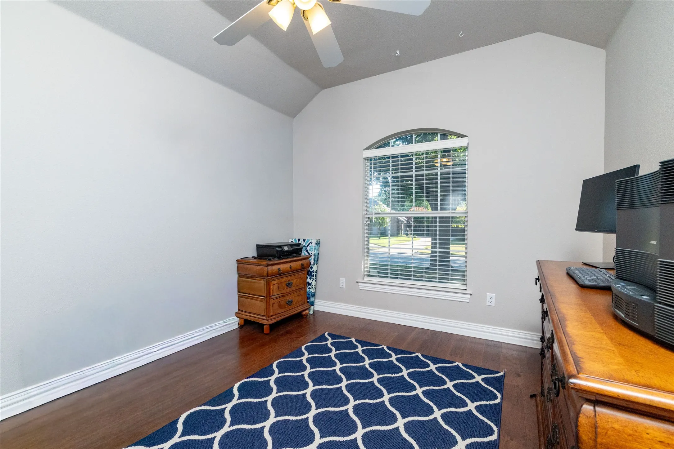 Single Family Residence For Sale in Tarrant County , 5593 Greenview Court, North Richland Hills, Texas 76148, 3 Bedroom, 2 Bathroom, 2 Garage spaces, 2,027 Sqft, built in 1999, mls#21407449, Real Estate Agent in North Richland Hills, Homes For Sale in Tarrant county, Homes For Sale in North Richland Hills, Realtor in North Richland Hills Texas, Real Estate Brokerage Independent Realty Texas, Luminita Cordes Realtor