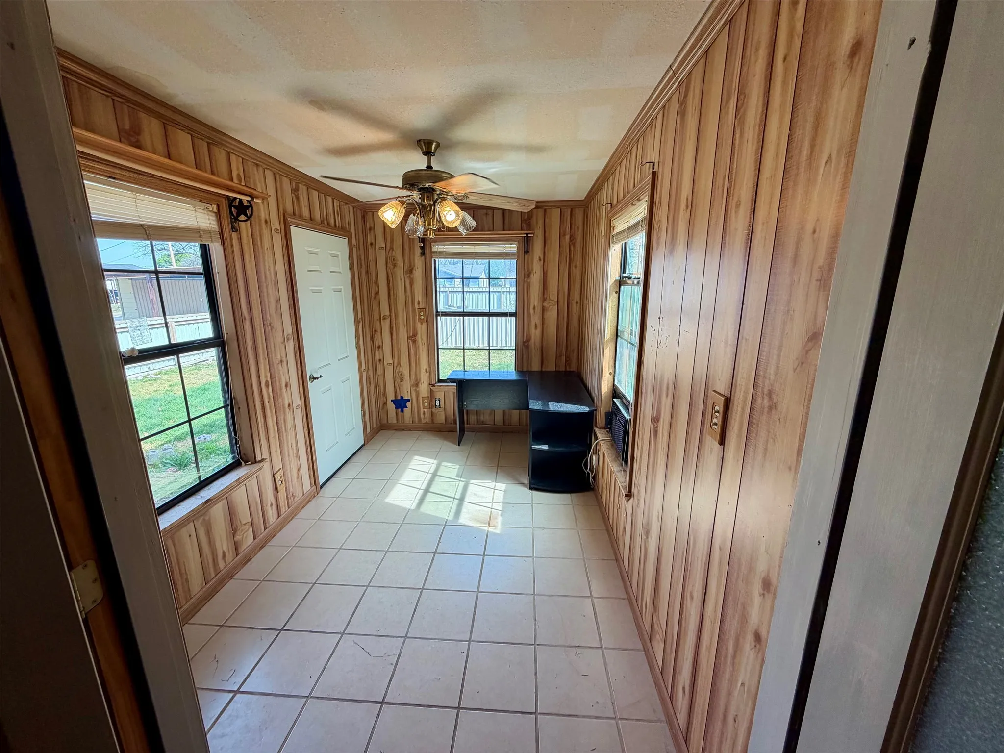 Single Family Residence For Sale in Tom Green County , 512 Wanda Street, San Angelo, Texas 76903, 3 Bedroom, 2 Bathroom, 4 Garage spaces, 1,422 Sqft, built in 1950, mls#21408740, Real Estate Agent in San Angelo, Homes For Sale in Tom Green county, Homes For Sale in San Angelo, Realtor in San Angelo Texas, Real Estate Brokerage Independent Realty Texas, Luminita Cordes Realtor
