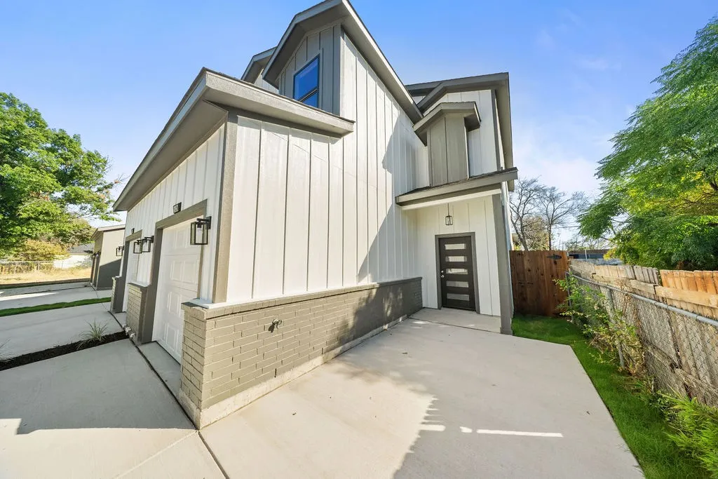 Single Family Residence For Sale in Tarrant County , 1628 Bessie Street, Fort Worth, Texas 76104, 4 Bedroom, 3 Bathroom, 1 Garage spaces, 1,688 Sqft, built in 2026, mls#21408449, Real Estate Agent in Fort Worth, Homes For Sale in Tarrant county, Homes For Sale in Fort Worth, Realtor in Fort Worth Texas, Real Estate Brokerage Independent Realty Texas, Luminita Cordes Realtor