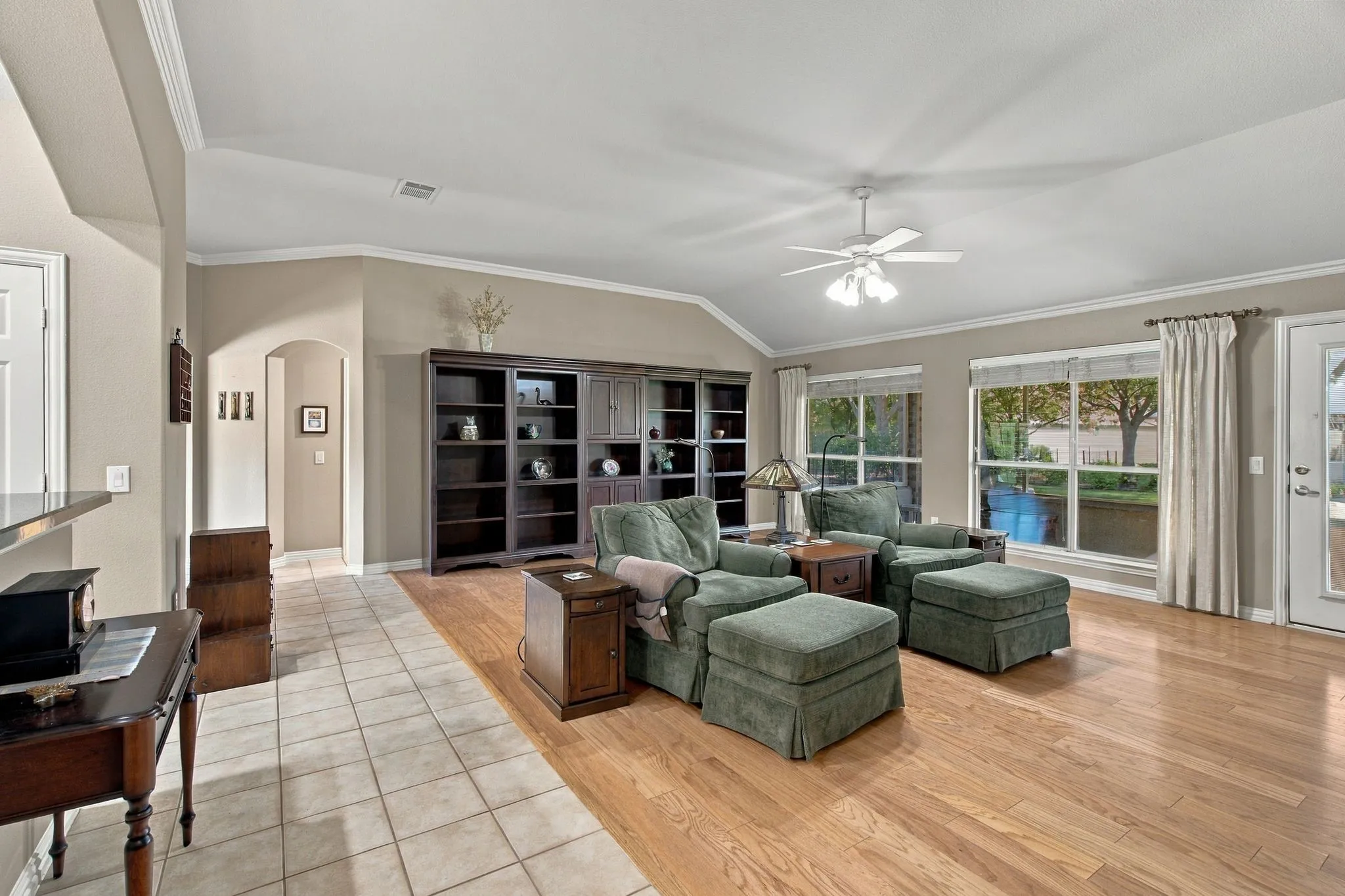 Single Family Residence For Sale in Denton County , 10409 Murray S Johnson Street, Denton, Texas 76207, 2 Bedroom, 3 Bathroom, 2 Garage spaces, 1,915 Sqft, built in 2003, mls#21404121, Real Estate Agent in Denton, Homes For Sale in Denton county, Homes For Sale in Denton, Realtor in Denton Texas, Real Estate Brokerage Independent Realty Texas, Luminita Cordes Realtor