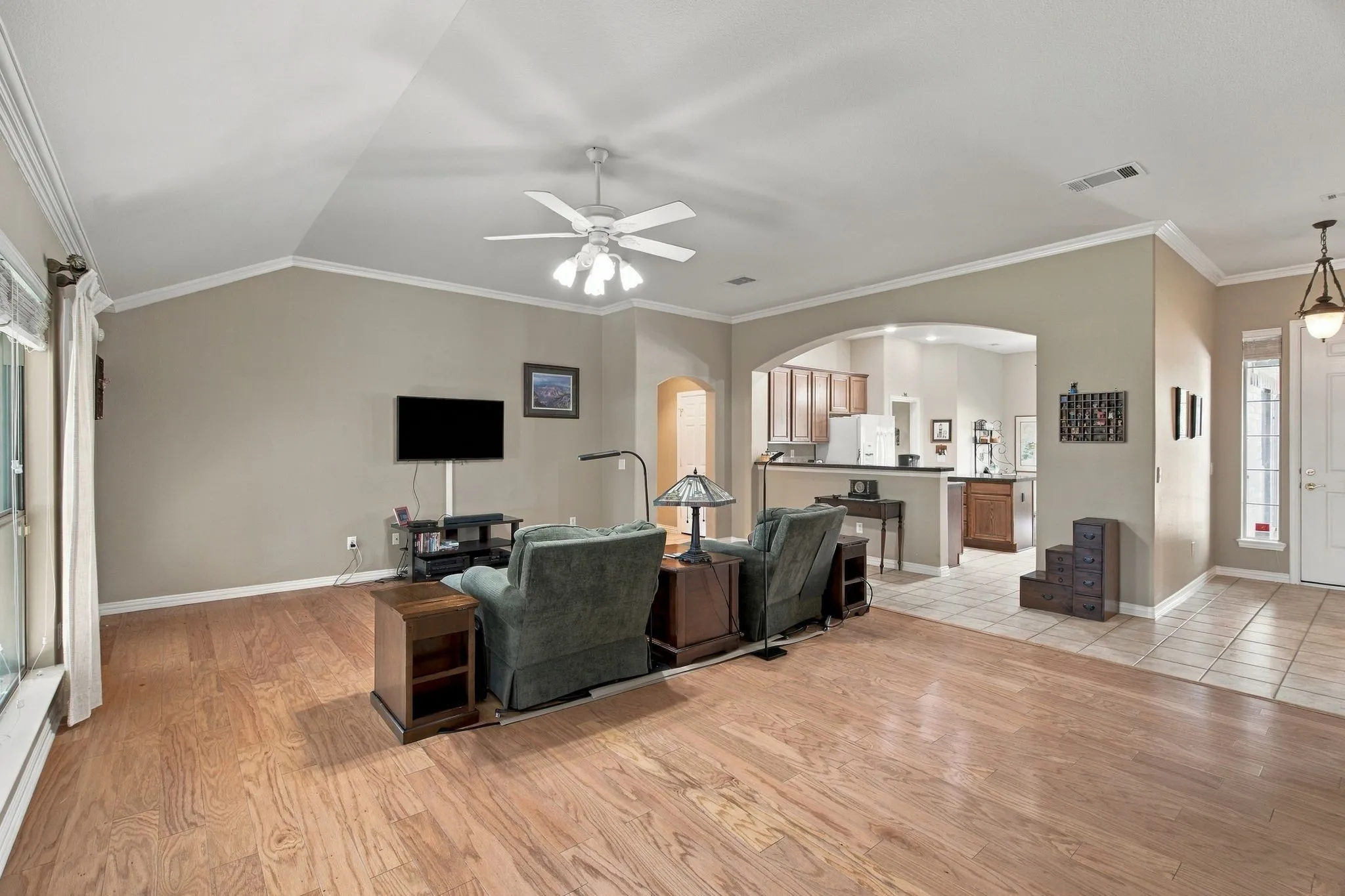 Single Family Residence For Sale in Denton County , 10409 Murray S Johnson Street, Denton, Texas 76207, 2 Bedroom, 3 Bathroom, 2 Garage spaces, 1,915 Sqft, built in 2003, mls#21404121, Real Estate Agent in Denton, Homes For Sale in Denton county, Homes For Sale in Denton, Realtor in Denton Texas, Real Estate Brokerage Independent Realty Texas, Luminita Cordes Realtor