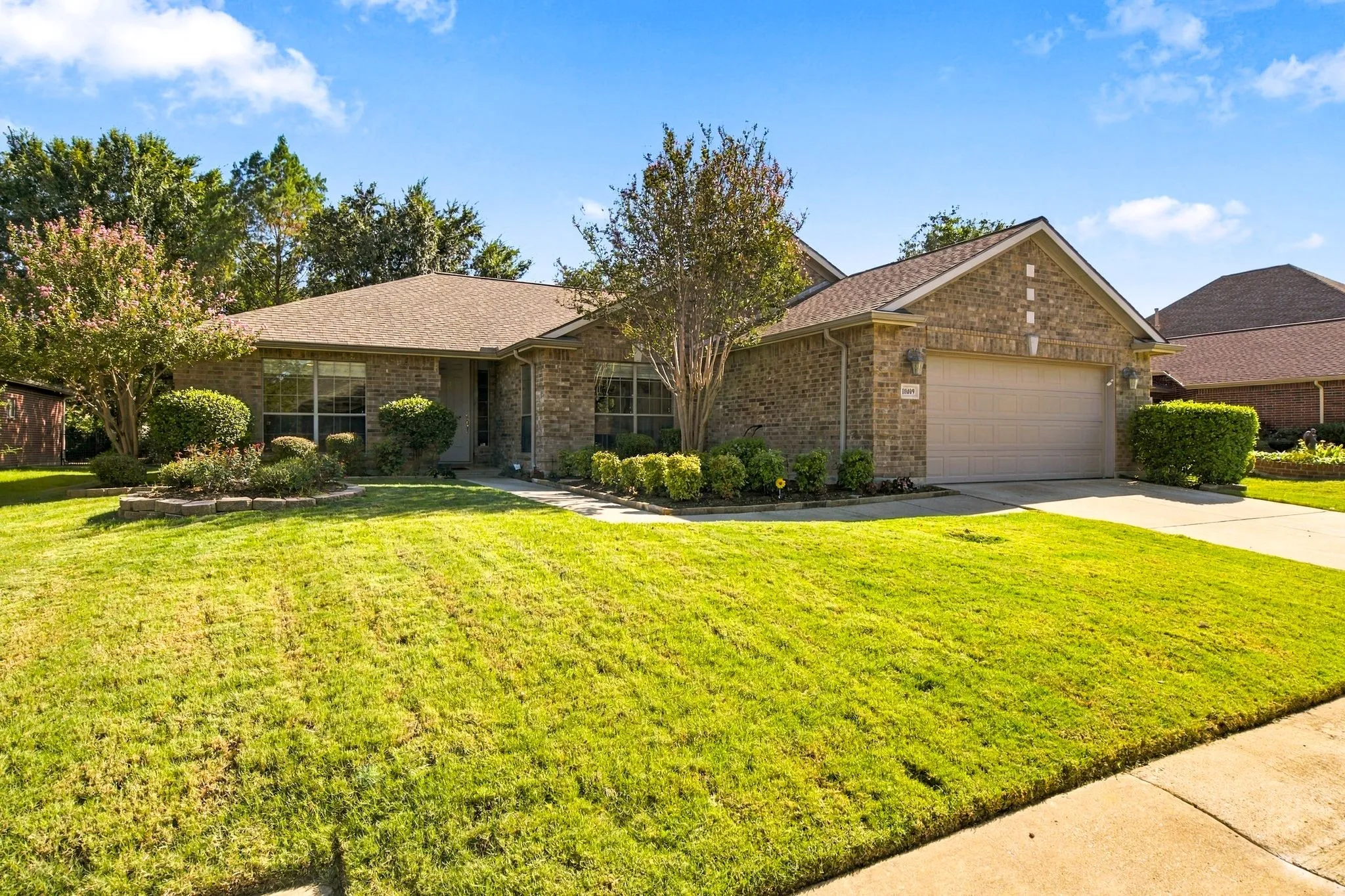 Single Family Residence For Sale in Denton County , 10409 Murray S Johnson Street, Denton, Texas 76207, 2 Bedroom, 3 Bathroom, 2 Garage spaces, 1,915 Sqft, built in 2003, mls#21404121, Real Estate Agent in Denton, Homes For Sale in Denton county, Homes For Sale in Denton, Realtor in Denton Texas, Real Estate Brokerage Independent Realty Texas, Luminita Cordes Realtor
