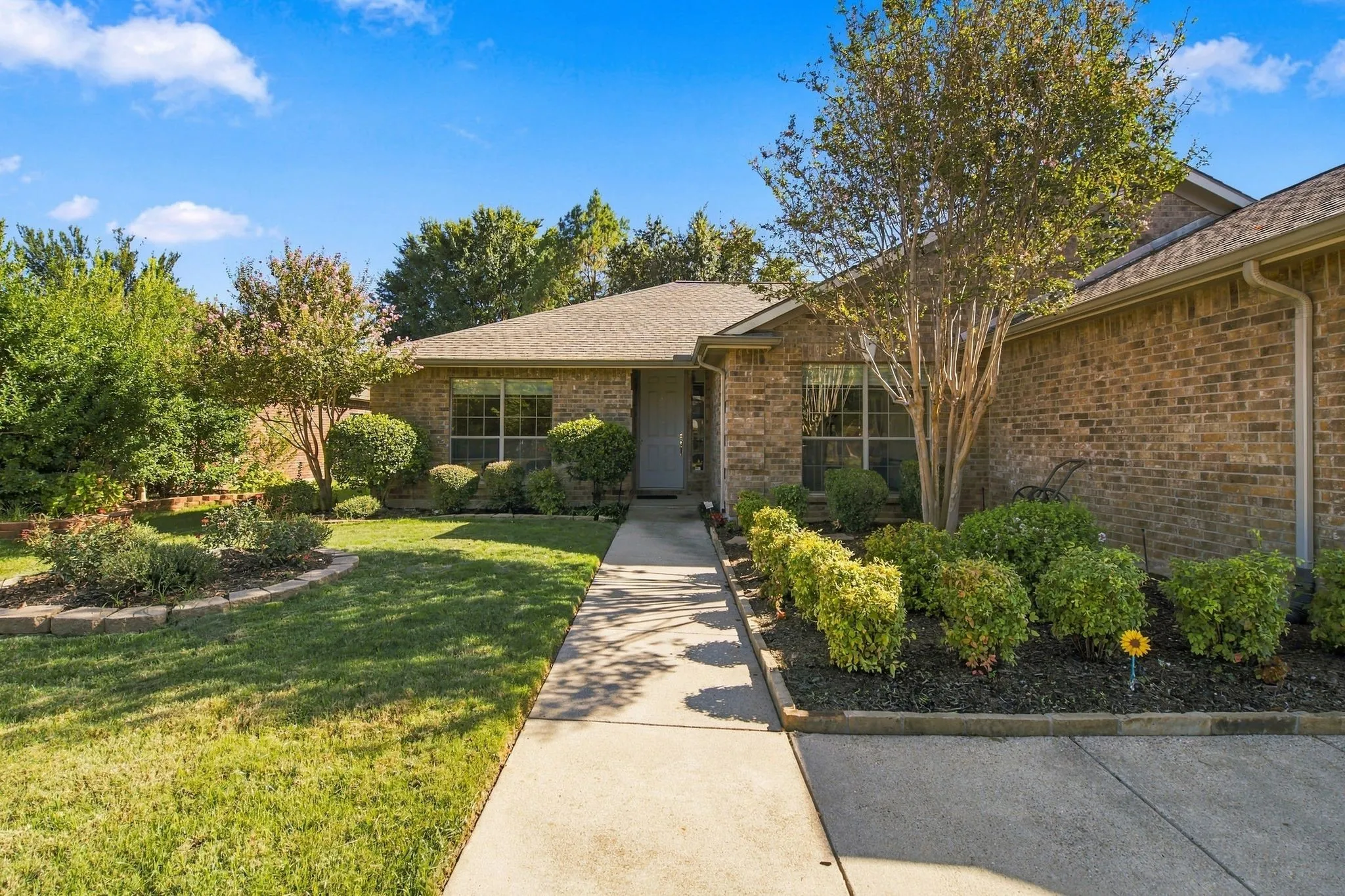 Single Family Residence For Sale in Denton County , 10409 Murray S Johnson Street, Denton, Texas 76207, 2 Bedroom, 3 Bathroom, 2 Garage spaces, 1,915 Sqft, built in 2003, mls#21404121, Real Estate Agent in Denton, Homes For Sale in Denton county, Homes For Sale in Denton, Realtor in Denton Texas, Real Estate Brokerage Independent Realty Texas, Luminita Cordes Realtor