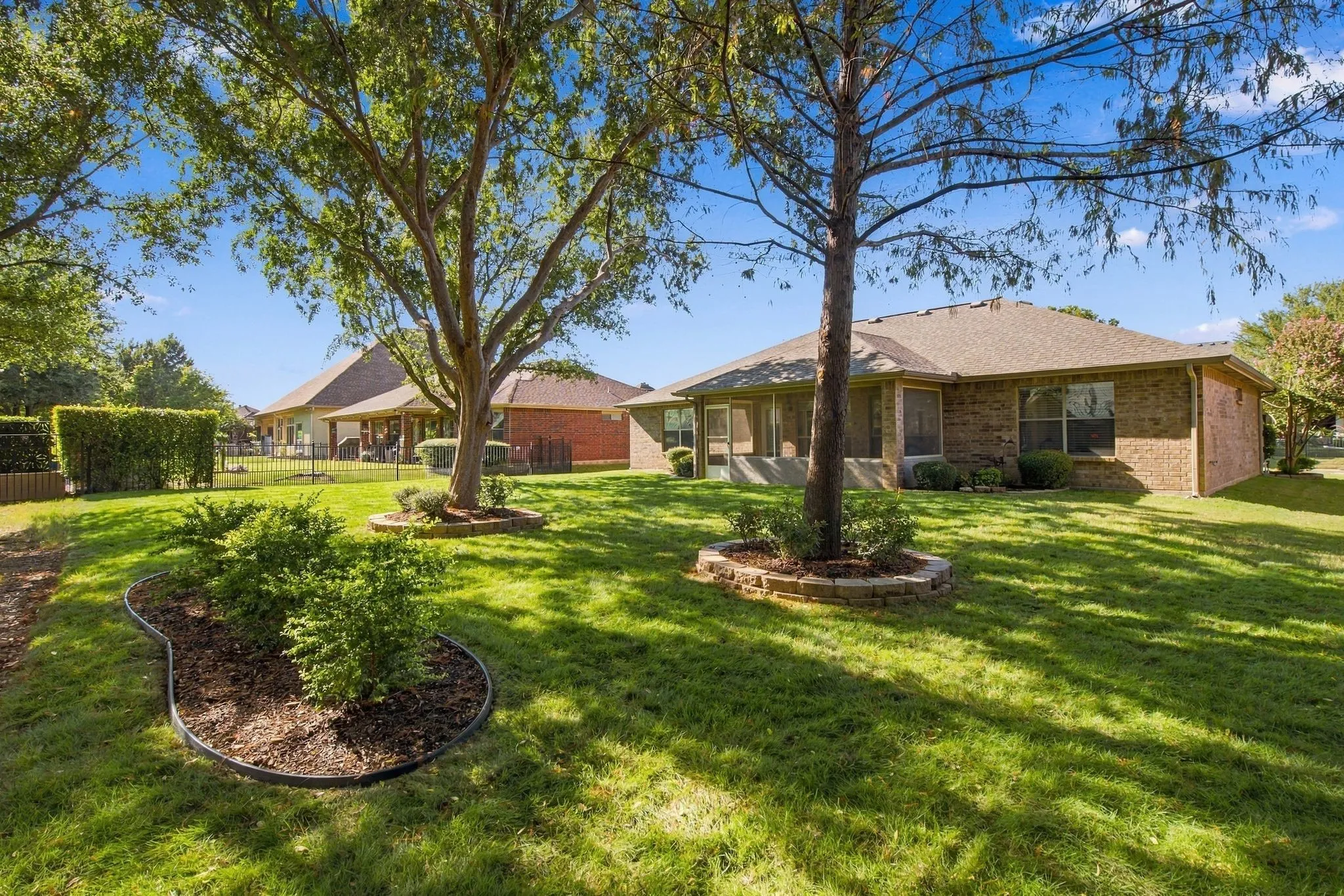 Single Family Residence For Sale in Denton County , 10409 Murray S Johnson Street, Denton, Texas 76207, 2 Bedroom, 3 Bathroom, 2 Garage spaces, 1,915 Sqft, built in 2003, mls#21404121, Real Estate Agent in Denton, Homes For Sale in Denton county, Homes For Sale in Denton, Realtor in Denton Texas, Real Estate Brokerage Independent Realty Texas, Luminita Cordes Realtor