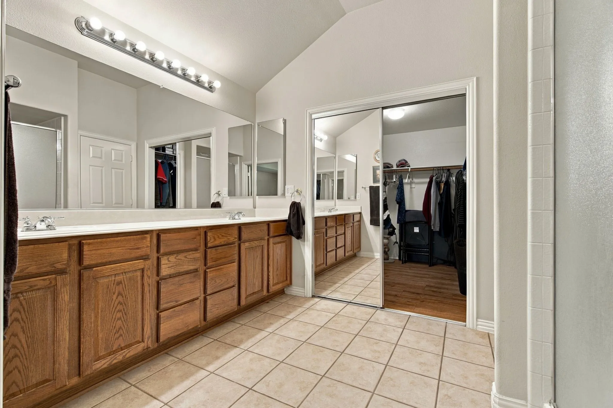 Single Family Residence For Sale in Denton County , 10409 Murray S Johnson Street, Denton, Texas 76207, 2 Bedroom, 3 Bathroom, 2 Garage spaces, 1,915 Sqft, built in 2003, mls#21404121, Real Estate Agent in Denton, Homes For Sale in Denton county, Homes For Sale in Denton, Realtor in Denton Texas, Real Estate Brokerage Independent Realty Texas, Luminita Cordes Realtor