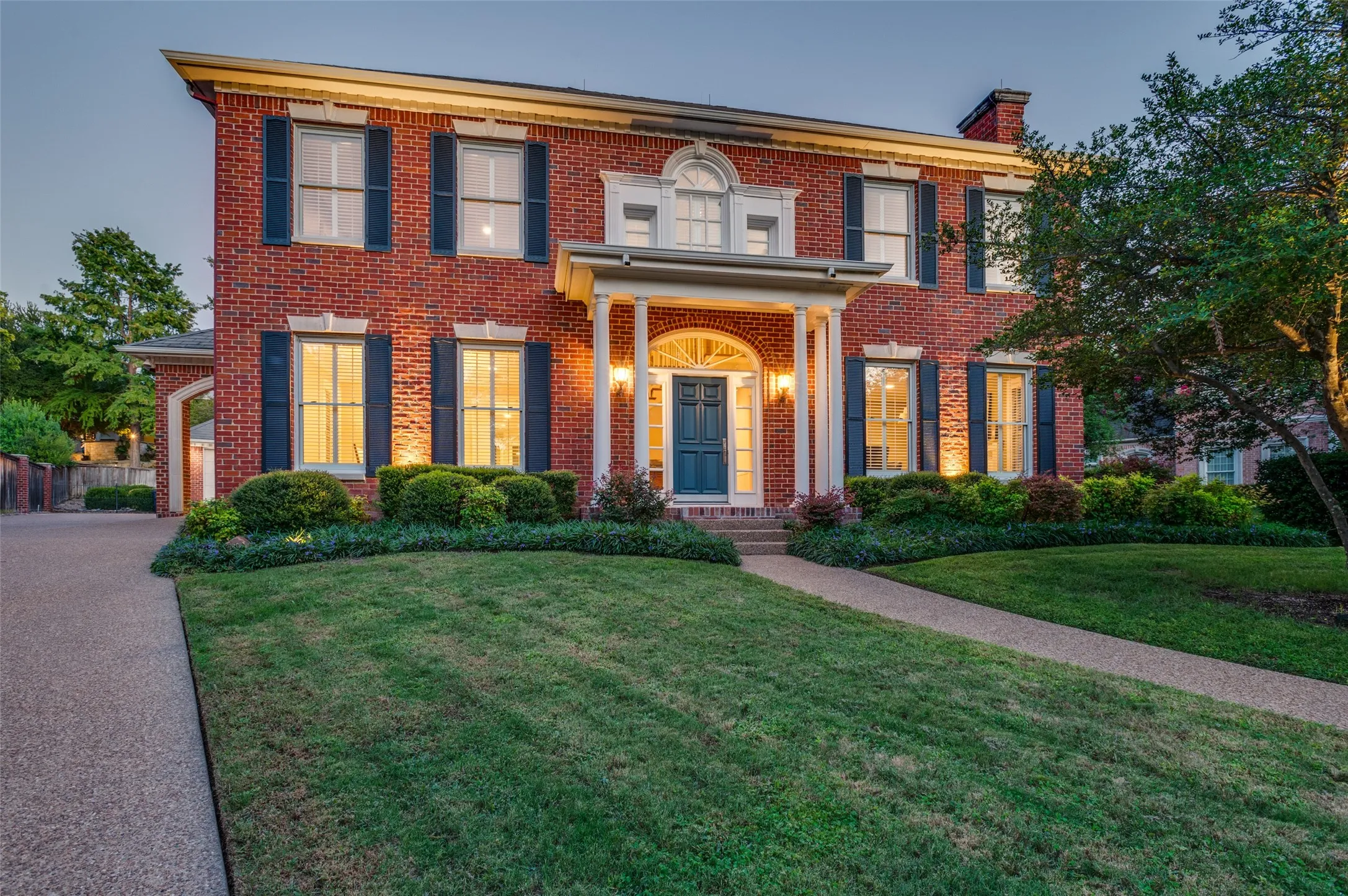 Front view of property