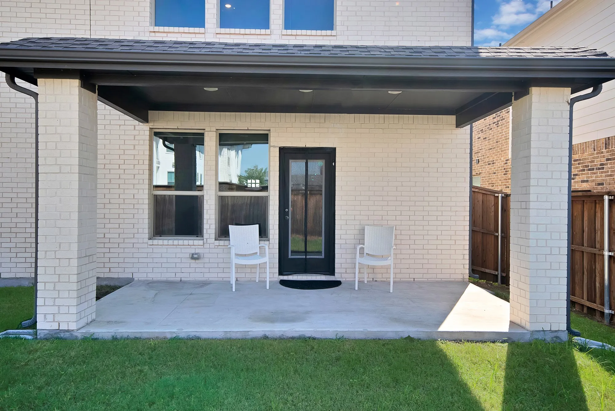 Single Family Residence For Sale in Denton County , 2425 Muirfield Drive, Little Elm, Texas 75036, 4 Bedroom, 4 Bathroom, 2 Garage spaces, 2,704 Sqft, built in 2021, mls#21408731, Real Estate Agent in Little Elm, Homes For Sale in Denton county, Homes For Sale in Little Elm, Realtor in Little Elm Texas, Real Estate Brokerage Independent Realty Texas, Luminita Cordes Realtor