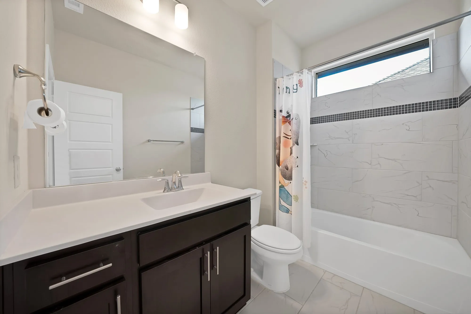 Single Family Residence For Sale in Denton County , 2425 Muirfield Drive, Little Elm, Texas 75036, 4 Bedroom, 4 Bathroom, 2 Garage spaces, 2,704 Sqft, built in 2021, mls#21408731, Real Estate Agent in Little Elm, Homes For Sale in Denton county, Homes For Sale in Little Elm, Realtor in Little Elm Texas, Real Estate Brokerage Independent Realty Texas, Luminita Cordes Realtor