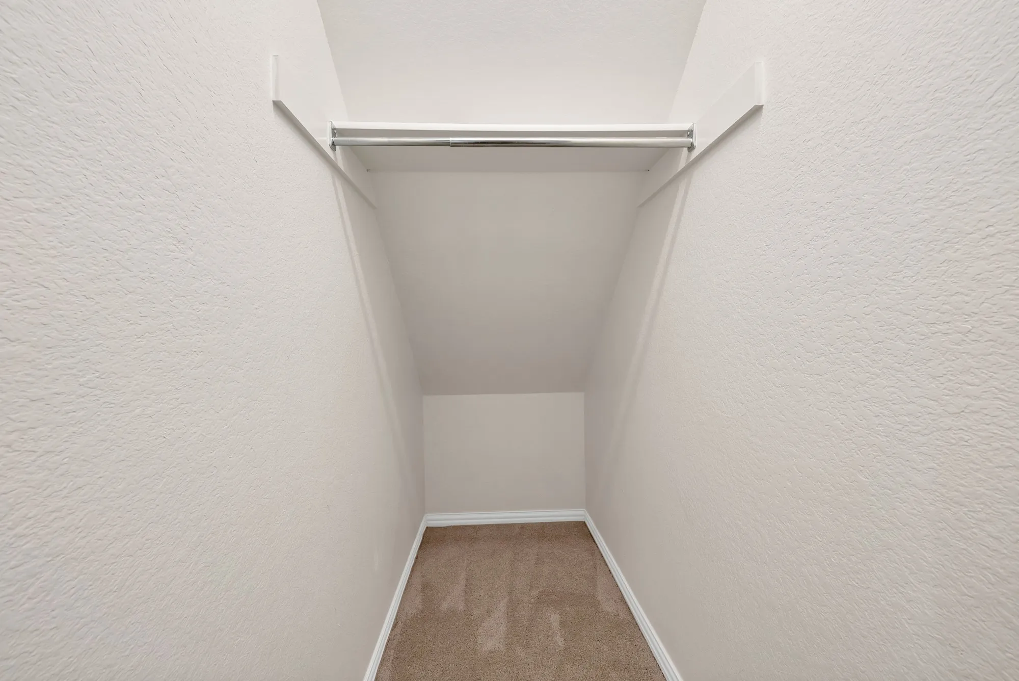 Single Family Residence For Sale in Denton County , 2425 Muirfield Drive, Little Elm, Texas 75036, 4 Bedroom, 4 Bathroom, 2 Garage spaces, 2,704 Sqft, built in 2021, mls#21408731, Real Estate Agent in Little Elm, Homes For Sale in Denton county, Homes For Sale in Little Elm, Realtor in Little Elm Texas, Real Estate Brokerage Independent Realty Texas, Luminita Cordes Realtor