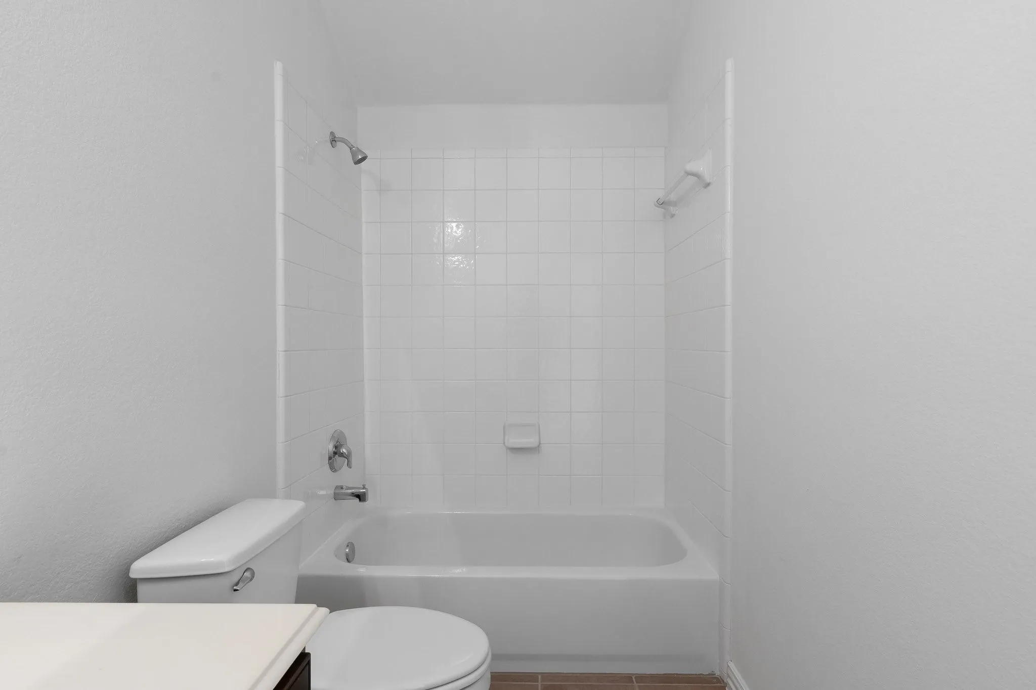 2nd Ensuite Bathroom.