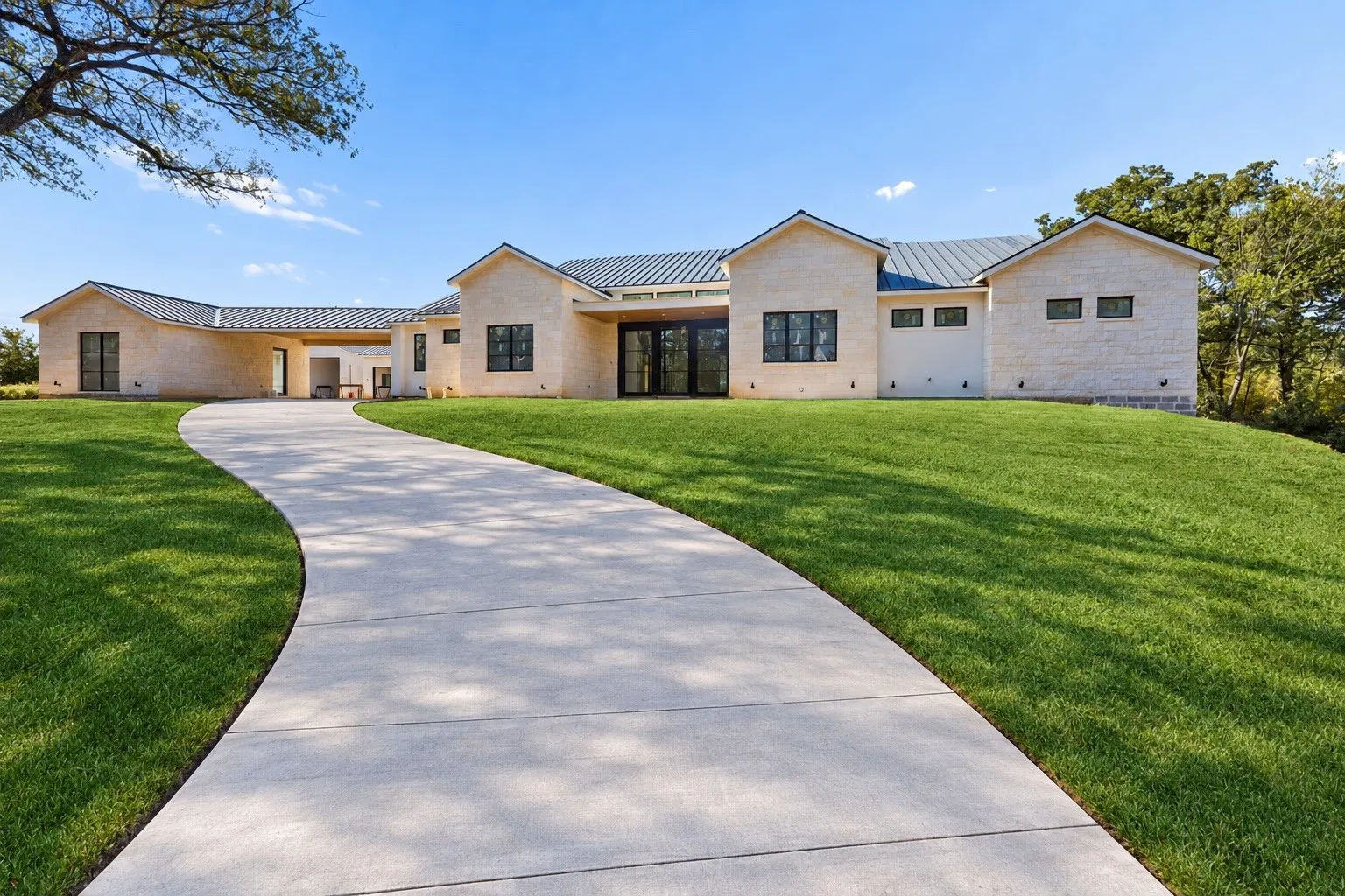 Single Family Residence For Sale in Tarrant County , 2050 E Dove Road, Southlake, Texas 76092, 4 Bedroom, 6 Bathroom, 13 Garage spaces, 11,334 Sqft, built in 2026, mls#21406639, Real Estate Agent in Southlake, Homes For Sale in Tarrant county, Homes For Sale in Southlake, Realtor in Southlake Texas, Real Estate Brokerage Independent Realty Texas, Luminita Cordes Realtor