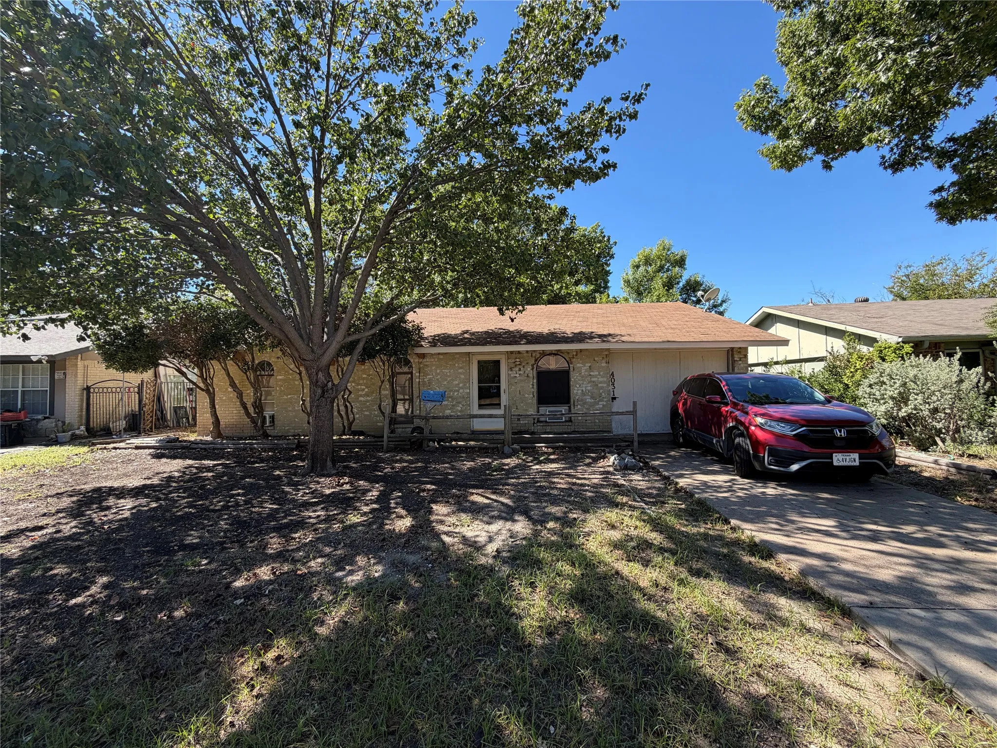 Single Family Residence For Sale in Dallas County , 4031 Hartford Drive, Garland, Texas 75043, 4 Bedroom, 2 Bathroom, 1 Garage spaces, 1,507 Sqft, built in 1971, mls#21408748, Real Estate Agent in Garland, Homes For Sale in Dallas county, Homes For Sale in Garland, Realtor in Garland Texas, Real Estate Brokerage Independent Realty Texas, Luminita Cordes Realtor