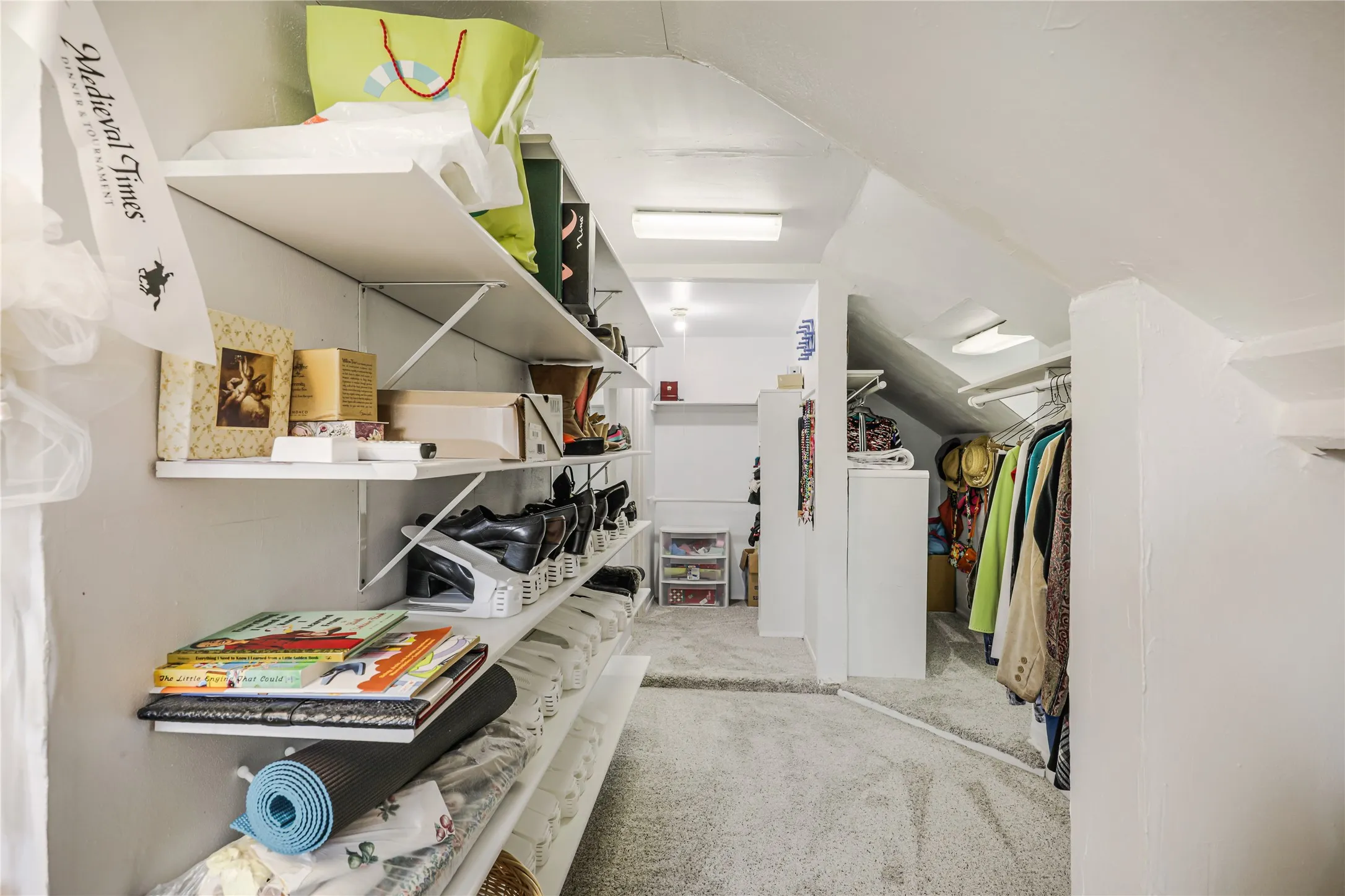 Another view of the nice size walk-in closet in primary bedoom!