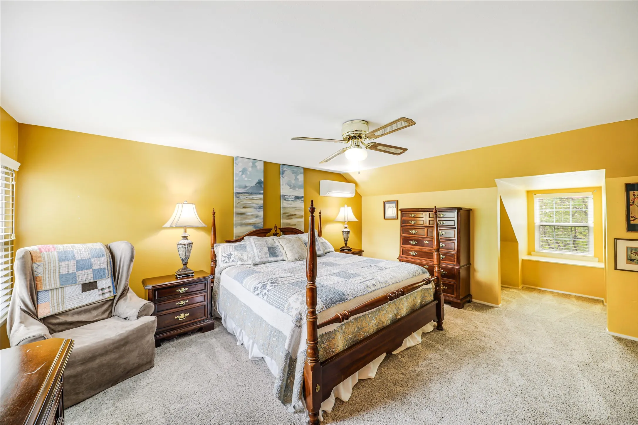 Primary bedrooom!