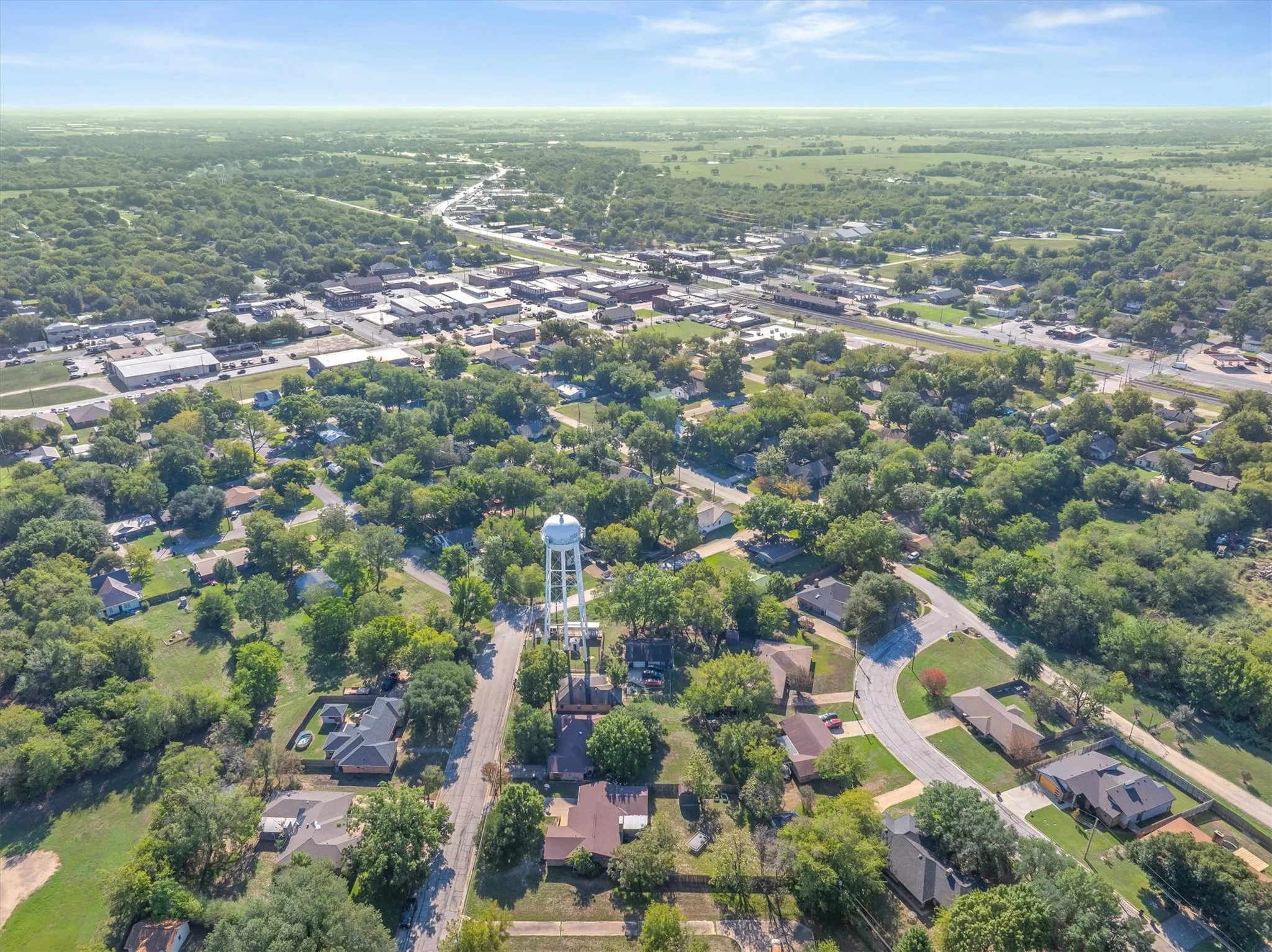 Single Family Residence For Sale in Van Zandt County , 322 Juanita Avenue, Wills Point, Texas 75169, 4 Bedroom, 2 Bathroom, 2 Garage spaces, 1,739 Sqft, built in 1979, mls#21408728, Real Estate Agent in Wills Point, Homes For Sale in Van Zandt county, Homes For Sale in Wills Point, Realtor in Wills Point Texas, Real Estate Brokerage Independent Realty Texas, Luminita Cordes Realtor