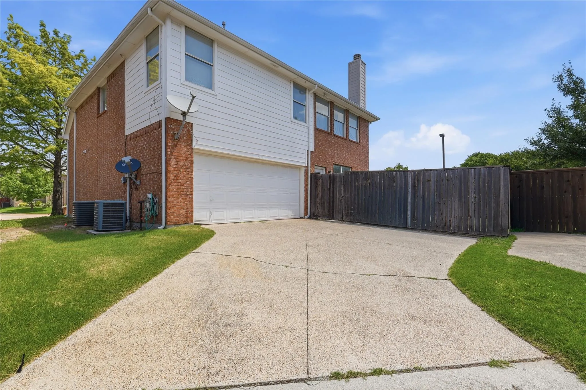 Single Family Residence For Rent in Collin County , 5001 Spicewood Drive, Mc Kinney, Texas 75070, 3 Bedroom, 3 Bathroom, 2 Garage spaces, 2,392 Sqft, built in 2002, mls#21407836, Real Estate Agent in Mc Kinney, Homes For Rent in Collin county, Homes For Rent in Mc Kinney, Realtor in Mc Kinney Texas, Real Estate Brokerage Independent Realty Texas, Luminita Cordes Realtor