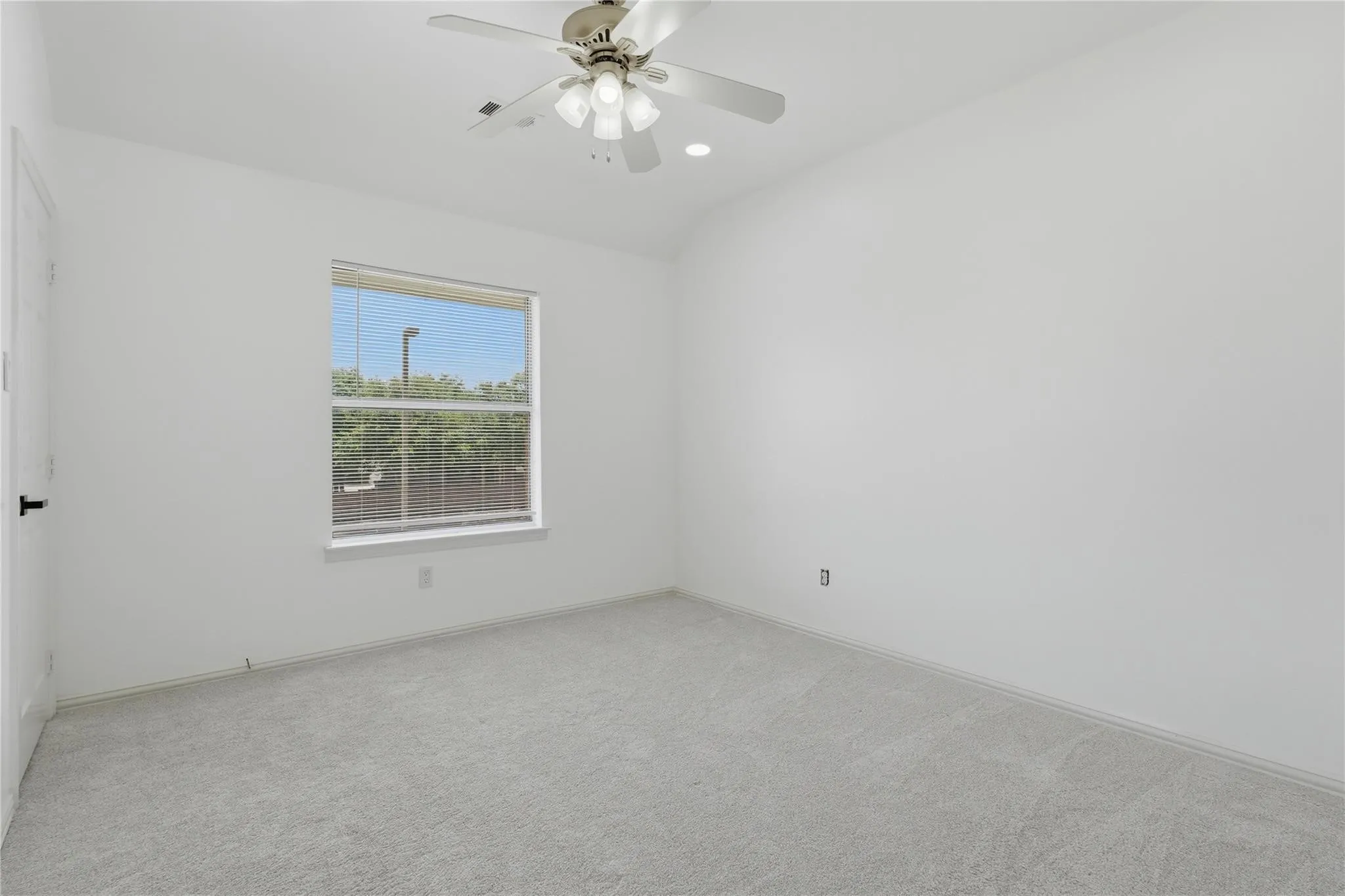 Single Family Residence For Rent in Collin County , 5001 Spicewood Drive, Mc Kinney, Texas 75070, 3 Bedroom, 3 Bathroom, 2 Garage spaces, 2,392 Sqft, built in 2002, mls#21407836, Real Estate Agent in Mc Kinney, Homes For Rent in Collin county, Homes For Rent in Mc Kinney, Realtor in Mc Kinney Texas, Real Estate Brokerage Independent Realty Texas, Luminita Cordes Realtor