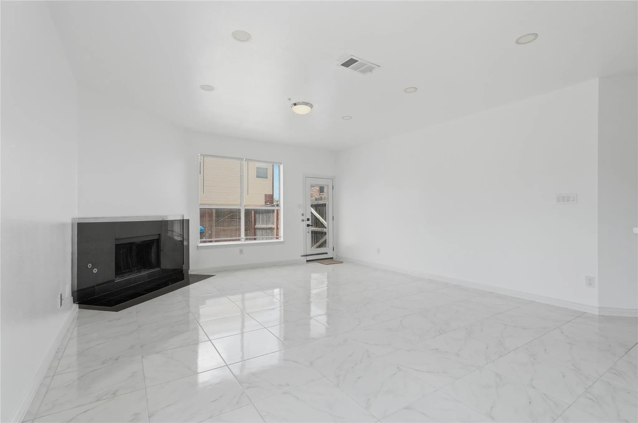 Single Family Residence For Rent in Collin County , 5001 Spicewood Drive, Mc Kinney, Texas 75070, 3 Bedroom, 3 Bathroom, 2 Garage spaces, 2,392 Sqft, built in 2002, mls#21407836, Real Estate Agent in Mc Kinney, Homes For Rent in Collin county, Homes For Rent in Mc Kinney, Realtor in Mc Kinney Texas, Real Estate Brokerage Independent Realty Texas, Luminita Cordes Realtor