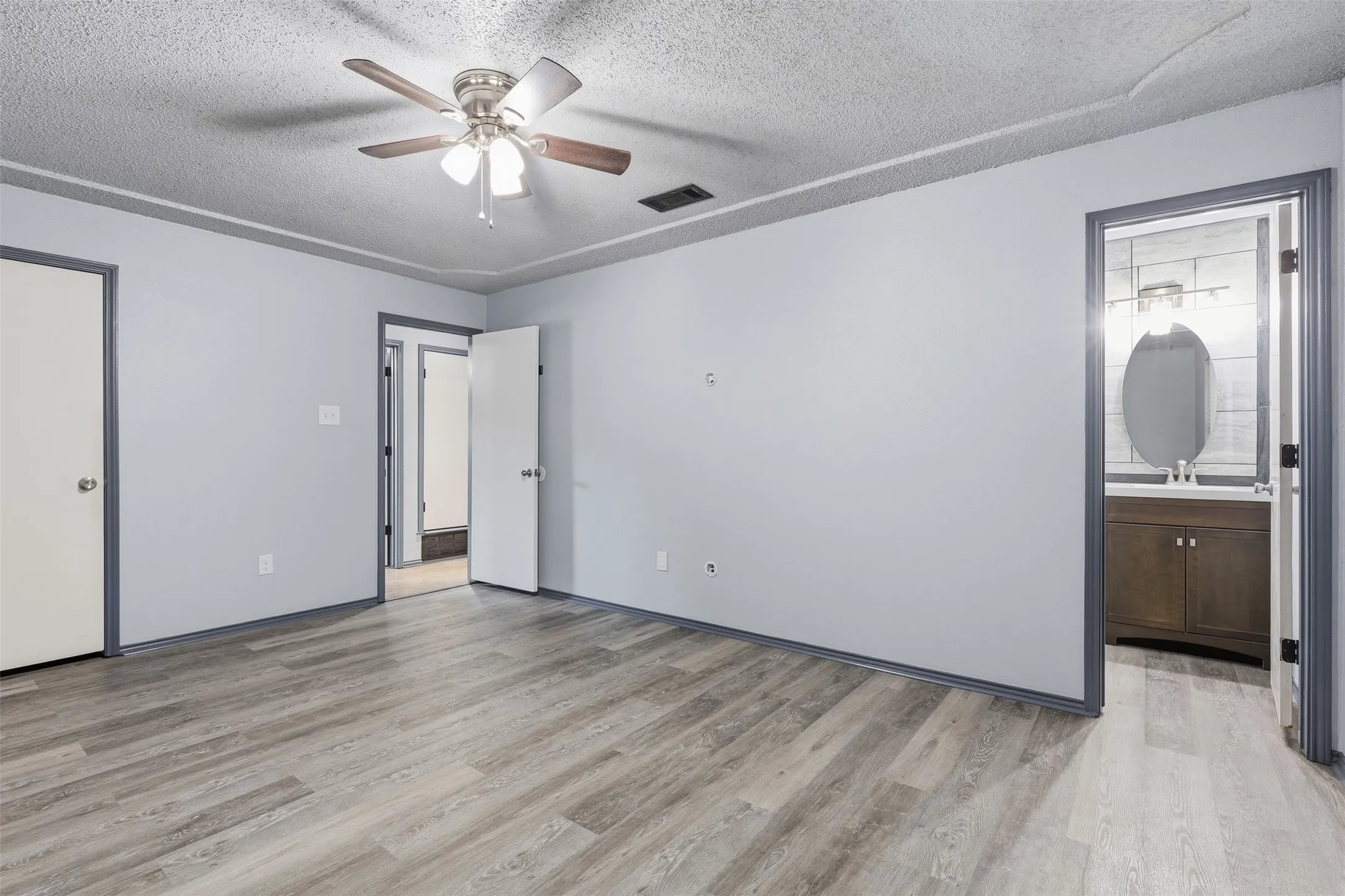 Single Family Residence For Sale in Johnson County , 1309 Berry Drive, Cleburne, Texas 76033, 4 Bedroom, 2 Bathroom, 1 Garage spaces, 1,483 Sqft, built in 1983, mls#21408737, Real Estate Agent in Cleburne, Homes For Sale in Johnson county, Homes For Sale in Cleburne, Realtor in Cleburne Texas, Real Estate Brokerage Independent Realty Texas, Luminita Cordes Realtor