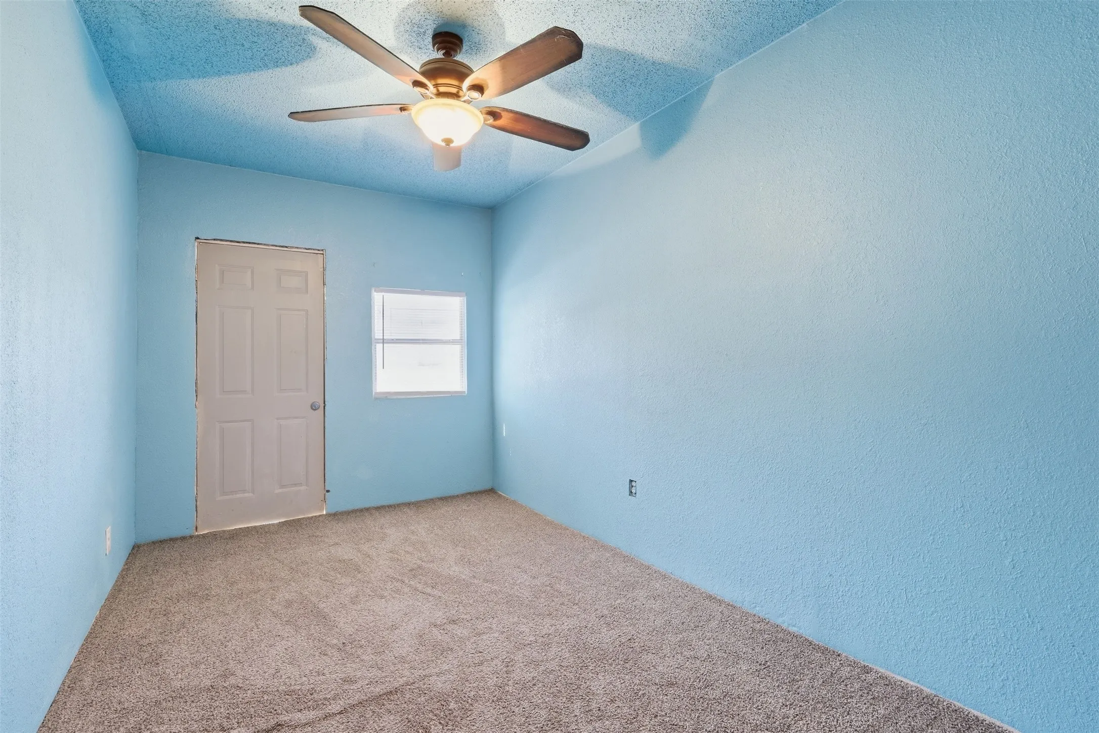 Single Family Residence For Sale in Johnson County , 1309 Berry Drive, Cleburne, Texas 76033, 4 Bedroom, 2 Bathroom, 1 Garage spaces, 1,483 Sqft, built in 1983, mls#21408737, Real Estate Agent in Cleburne, Homes For Sale in Johnson county, Homes For Sale in Cleburne, Realtor in Cleburne Texas, Real Estate Brokerage Independent Realty Texas, Luminita Cordes Realtor