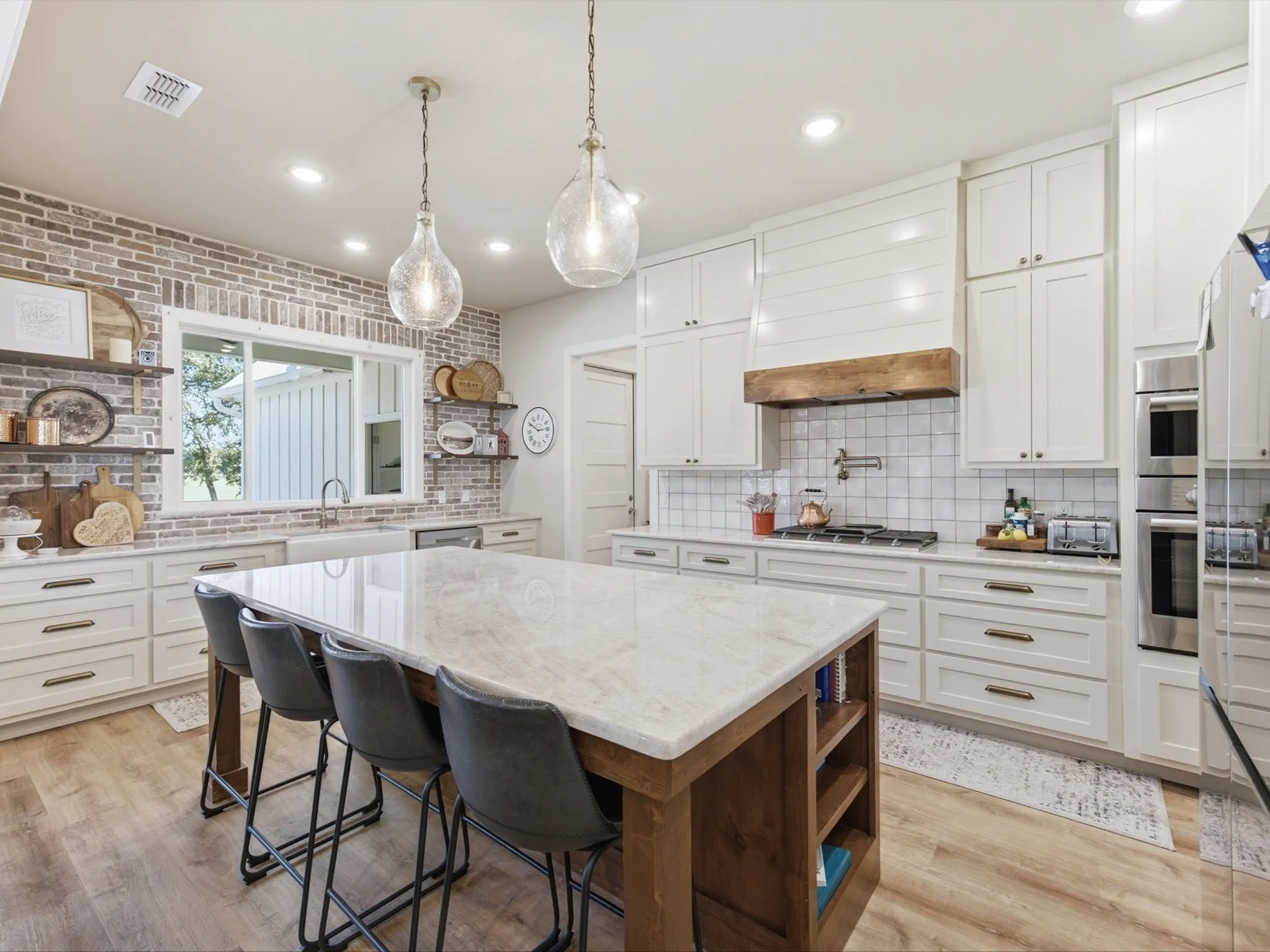 Single Family Residence For Sale in Parker County , 2111 Cool Junction, Millsap, Texas 76066, 4 Bedroom, 5 Bathroom, 2 Garage spaces, 2,380 Sqft, built in 2021, mls#21407482, Real Estate Agent in Millsap, Homes For Sale in Parker county, Homes For Sale in Millsap, Realtor in Millsap Texas, Real Estate Brokerage Independent Realty Texas, Luminita Cordes Realtor