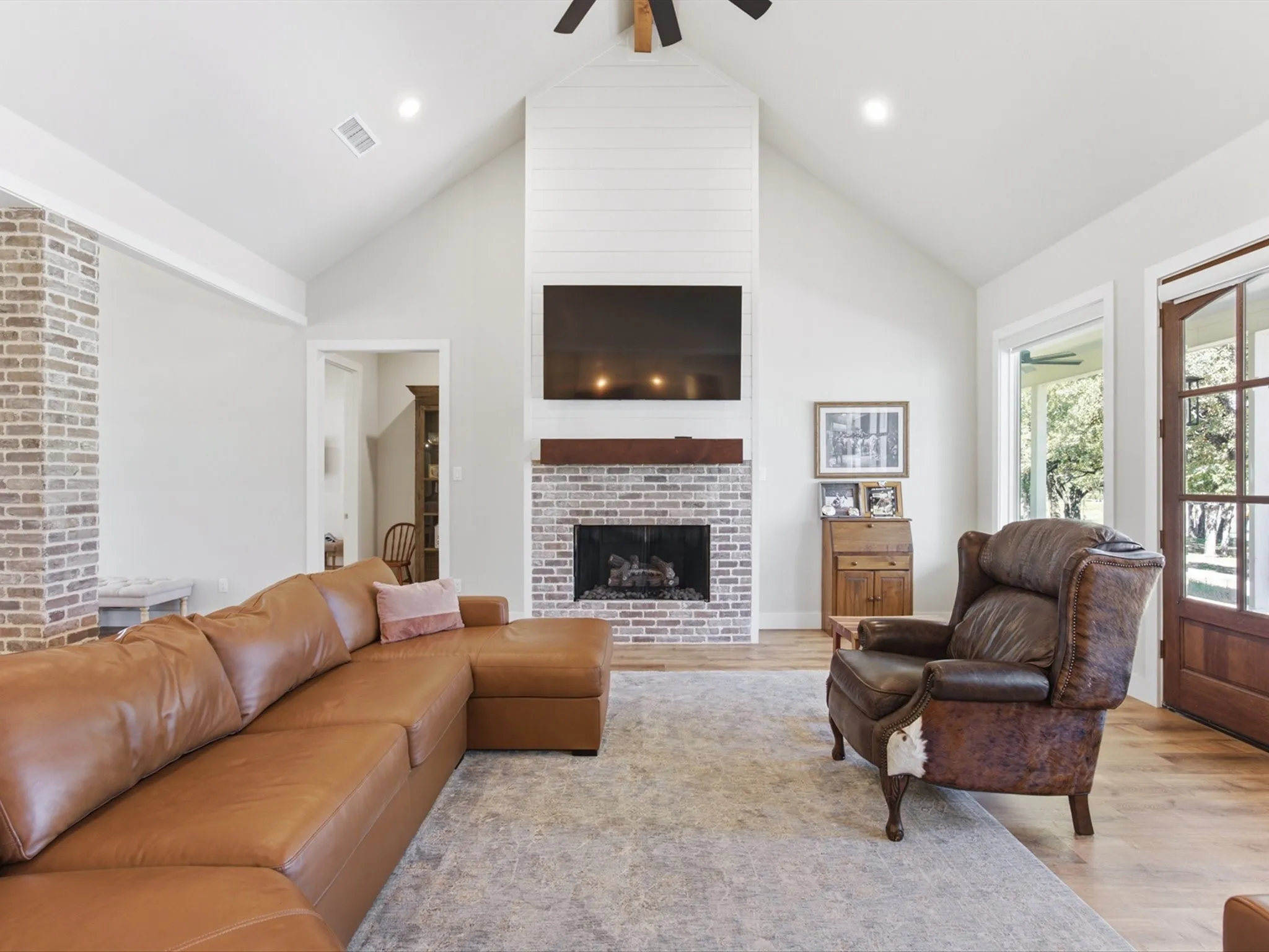 Single Family Residence For Sale in Parker County , 2111 Cool Junction, Millsap, Texas 76066, 4 Bedroom, 5 Bathroom, 2 Garage spaces, 2,380 Sqft, built in 2021, mls#21407482, Real Estate Agent in Millsap, Homes For Sale in Parker county, Homes For Sale in Millsap, Realtor in Millsap Texas, Real Estate Brokerage Independent Realty Texas, Luminita Cordes Realtor