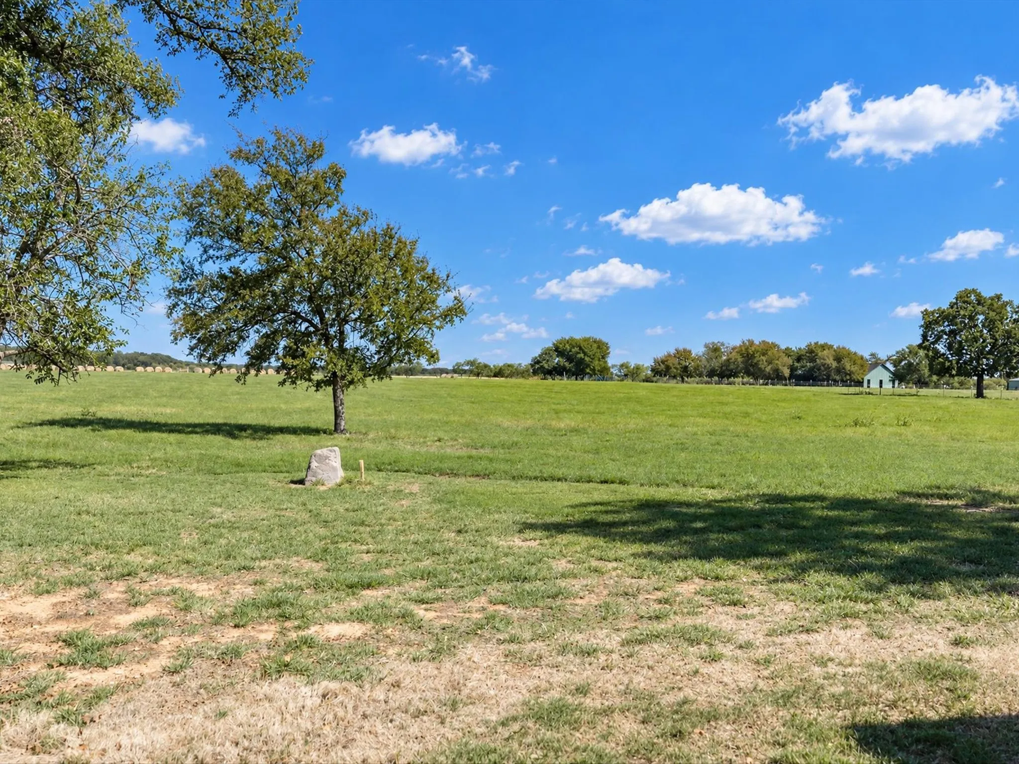 Single Family Residence For Sale in Parker County , 2111 Cool Junction, Millsap, Texas 76066, 4 Bedroom, 5 Bathroom, 2 Garage spaces, 2,380 Sqft, built in 2021, mls#21407482, Real Estate Agent in Millsap, Homes For Sale in Parker county, Homes For Sale in Millsap, Realtor in Millsap Texas, Real Estate Brokerage Independent Realty Texas, Luminita Cordes Realtor