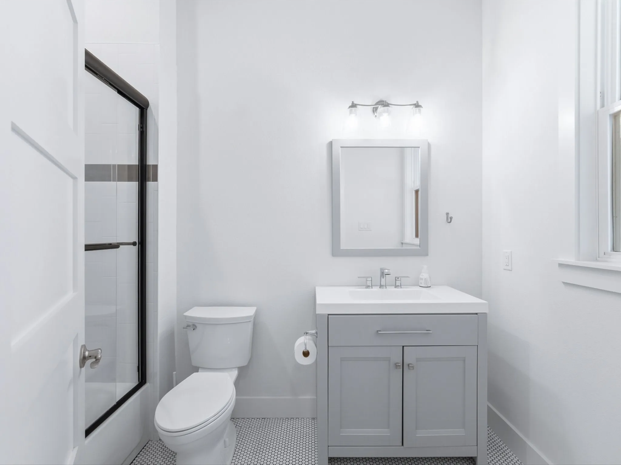 Single Family Residence For Sale in Parker County , 2111 Cool Junction, Millsap, Texas 76066, 4 Bedroom, 5 Bathroom, 2 Garage spaces, 2,380 Sqft, built in 2021, mls#21407482, Real Estate Agent in Millsap, Homes For Sale in Parker county, Homes For Sale in Millsap, Realtor in Millsap Texas, Real Estate Brokerage Independent Realty Texas, Luminita Cordes Realtor