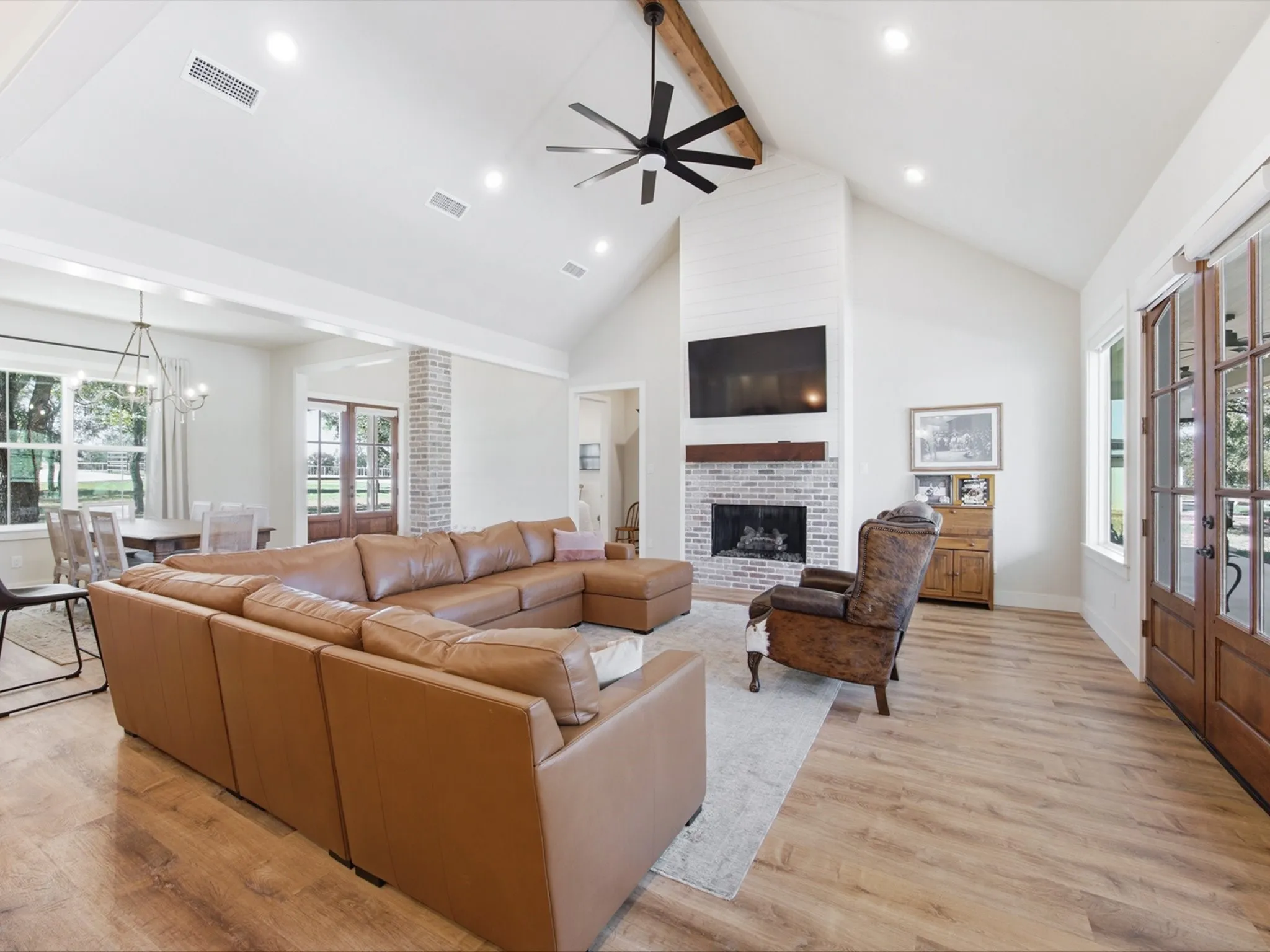 Single Family Residence For Sale in Parker County , 2111 Cool Junction, Millsap, Texas 76066, 4 Bedroom, 5 Bathroom, 2 Garage spaces, 2,380 Sqft, built in 2021, mls#21407482, Real Estate Agent in Millsap, Homes For Sale in Parker county, Homes For Sale in Millsap, Realtor in Millsap Texas, Real Estate Brokerage Independent Realty Texas, Luminita Cordes Realtor