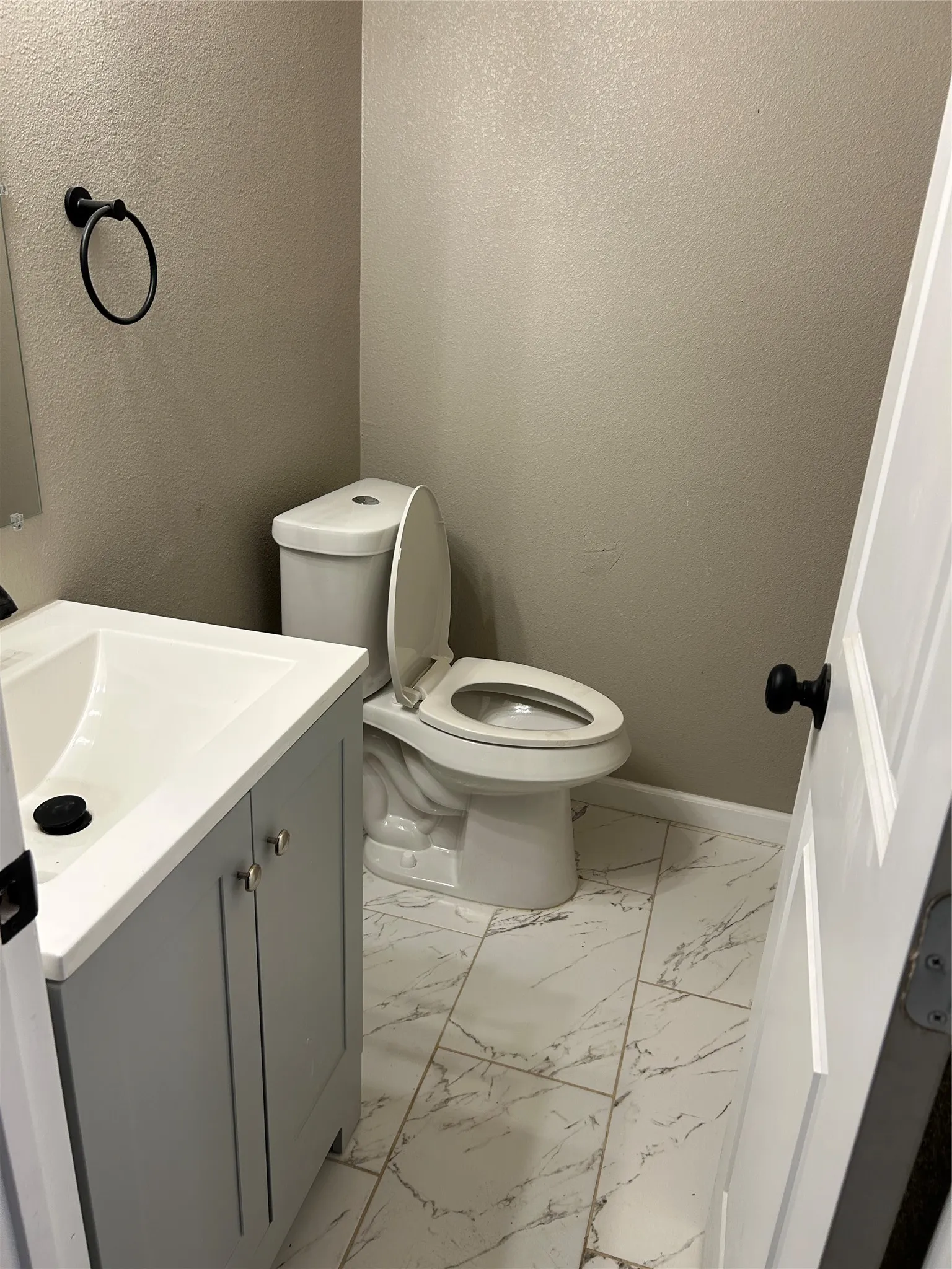 Single Family Residence For Rent in Dallas County , 2815 Hedgerow Drive, Dallas, Texas 75235, 4 Bedroom, 4 Bathroom, 1 Garage spaces, 1,860 Sqft, built in 1946, mls#21408758, Real Estate Agent in Dallas, Homes For Rent in Dallas county, Homes For Rent in Dallas, Realtor in Dallas Texas, Real Estate Brokerage Independent Realty Texas, Luminita Cordes Realtor