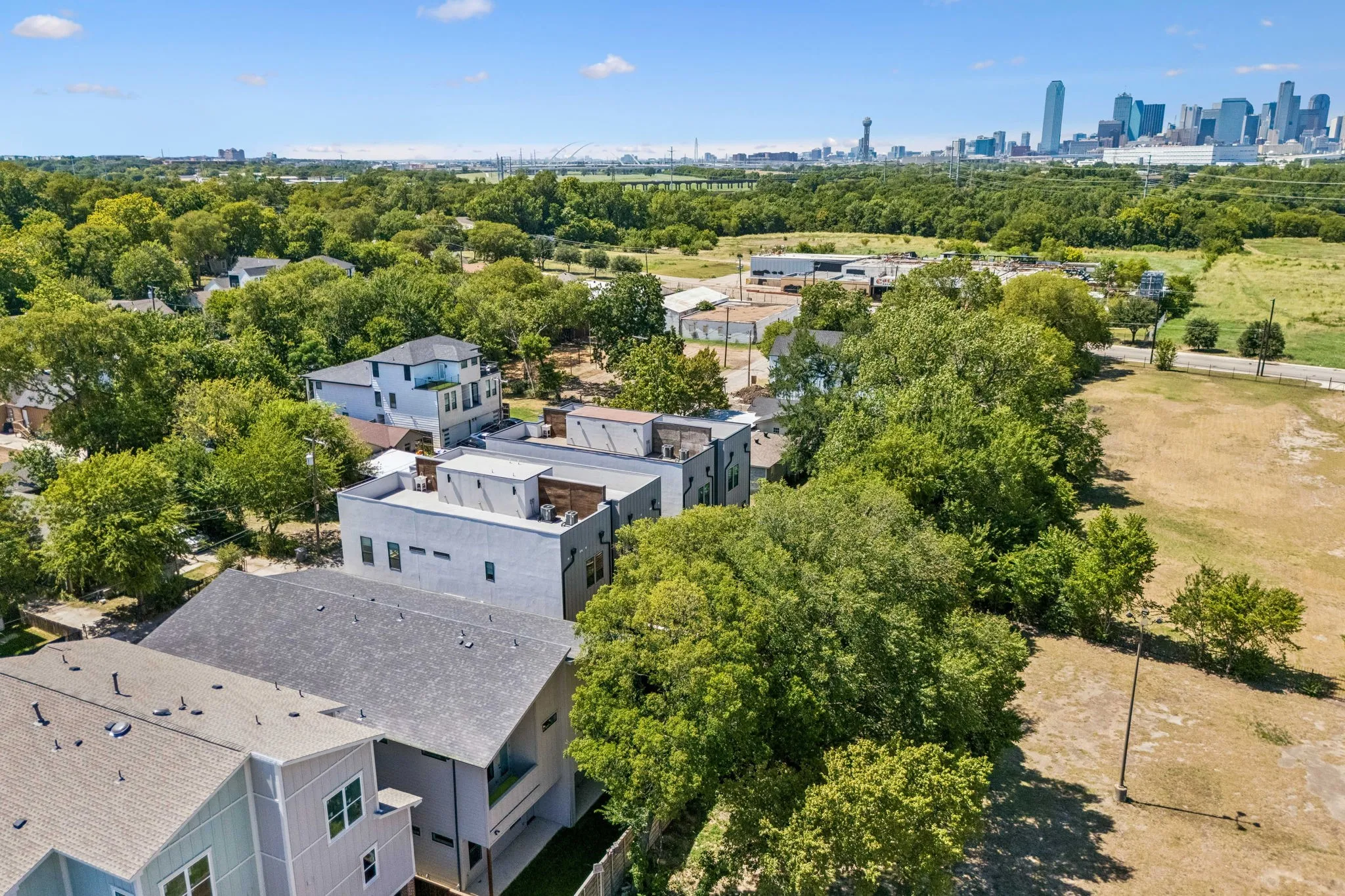 Duplex For Sale in Dallas County , 412 & 414 Avenue L, Dallas, Texas 75203, 6 Bedroom, 8 Bathroom, 4 Garage spaces, 0 Sqft, built in 2026, mls#21408761, Real Estate Agent in Dallas, Homes For Sale in Dallas county, Homes For Sale in Dallas, Realtor in Dallas Texas, Real Estate Brokerage Independent Realty Texas, Luminita Cordes Realtor