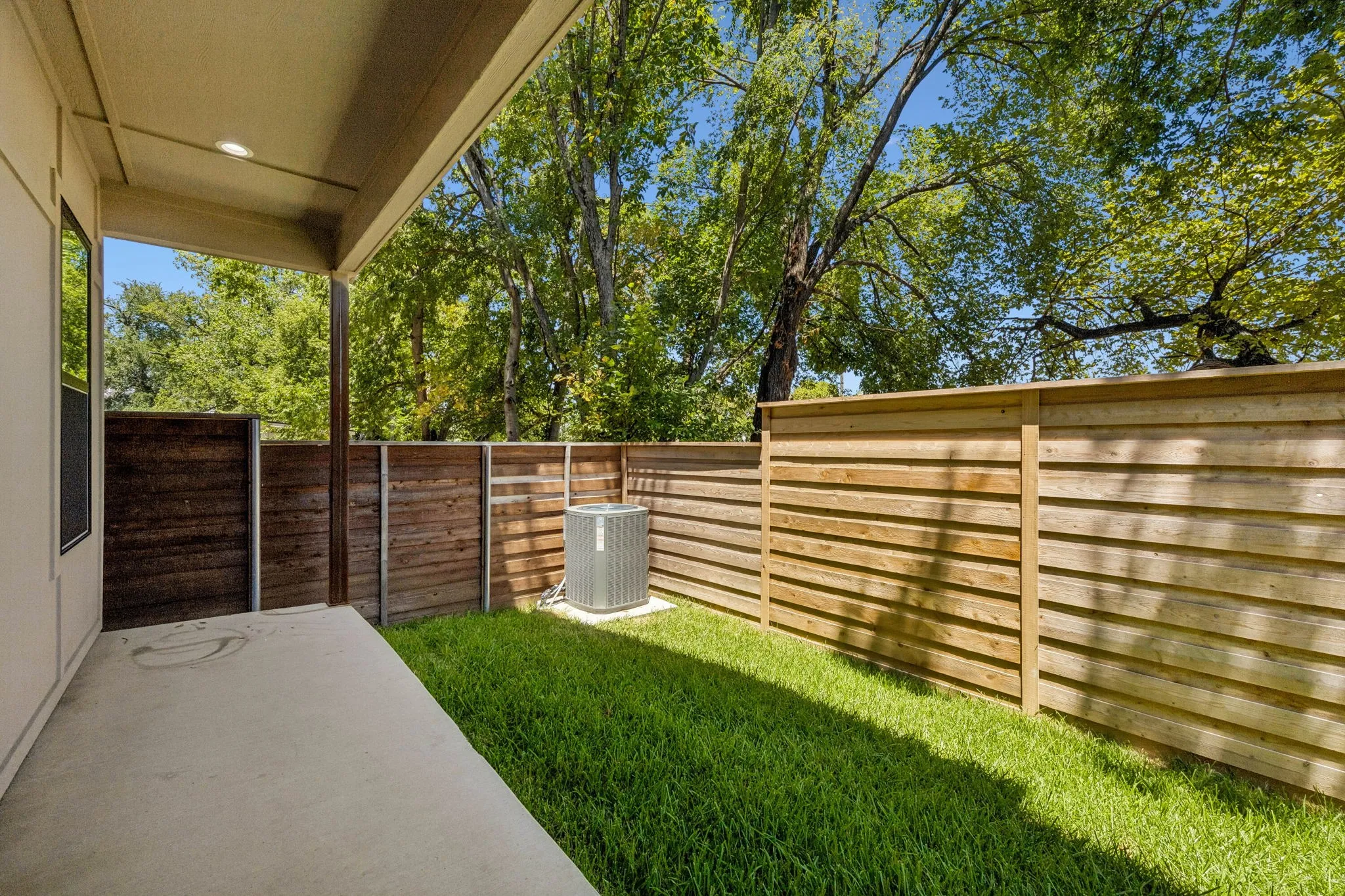 Duplex For Sale in Dallas County , 412 & 414 Avenue L, Dallas, Texas 75203, 6 Bedroom, 8 Bathroom, 4 Garage spaces, 0 Sqft, built in 2026, mls#21408761, Real Estate Agent in Dallas, Homes For Sale in Dallas county, Homes For Sale in Dallas, Realtor in Dallas Texas, Real Estate Brokerage Independent Realty Texas, Luminita Cordes Realtor