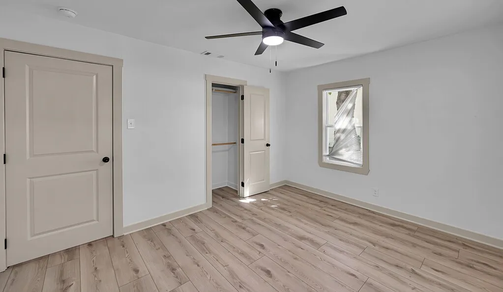 Single Family Residence For Sale in Bosque County , 903 E Avenue C, Valley Mills, Texas 76689, 4 Bedroom, 2 Bathroom, Garage spaces, 1,424 Sqft, built in 1950, mls#21408399, Real Estate Agent in Valley Mills, Homes For Sale in Bosque county, Homes For Sale in Valley Mills, Realtor in Valley Mills Texas, Real Estate Brokerage Independent Realty Texas, Luminita Cordes Realtor