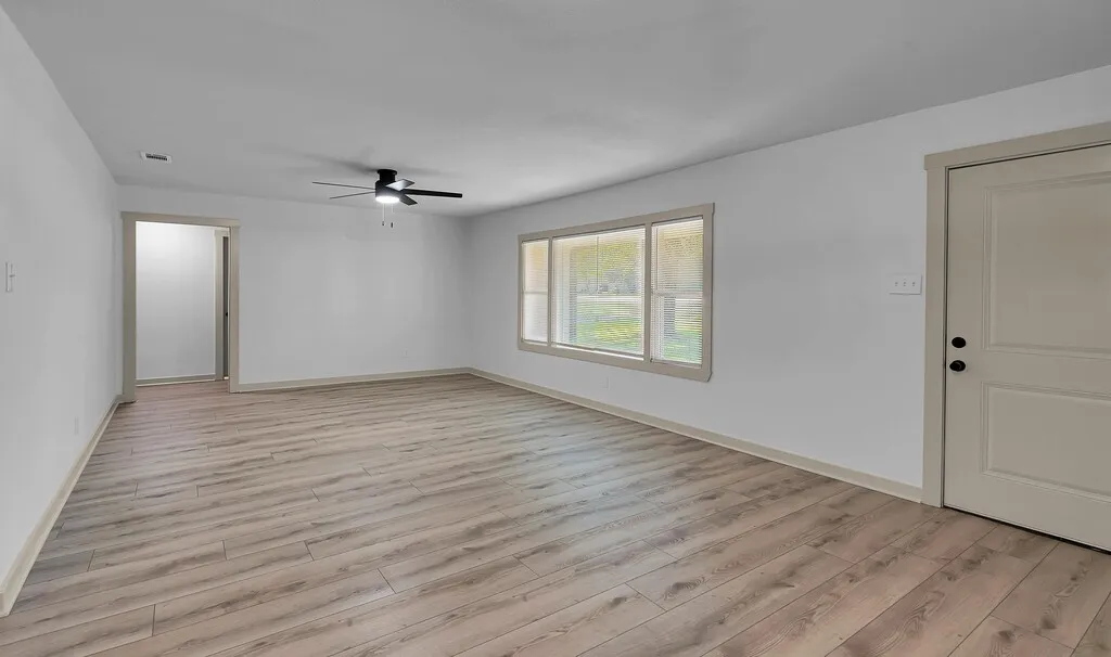 Single Family Residence For Sale in Bosque County , 903 E Avenue C, Valley Mills, Texas 76689, 4 Bedroom, 2 Bathroom, Garage spaces, 1,424 Sqft, built in 1950, mls#21408399, Real Estate Agent in Valley Mills, Homes For Sale in Bosque county, Homes For Sale in Valley Mills, Realtor in Valley Mills Texas, Real Estate Brokerage Independent Realty Texas, Luminita Cordes Realtor