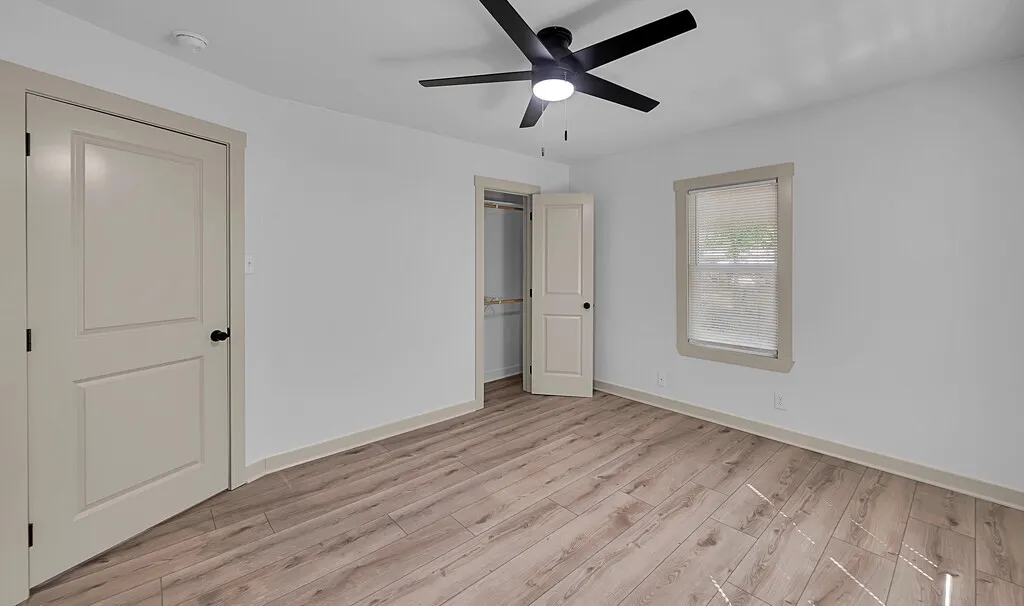Single Family Residence For Sale in Bosque County , 903 E Avenue C, Valley Mills, Texas 76689, 4 Bedroom, 2 Bathroom, Garage spaces, 1,424 Sqft, built in 1950, mls#21408399, Real Estate Agent in Valley Mills, Homes For Sale in Bosque county, Homes For Sale in Valley Mills, Realtor in Valley Mills Texas, Real Estate Brokerage Independent Realty Texas, Luminita Cordes Realtor