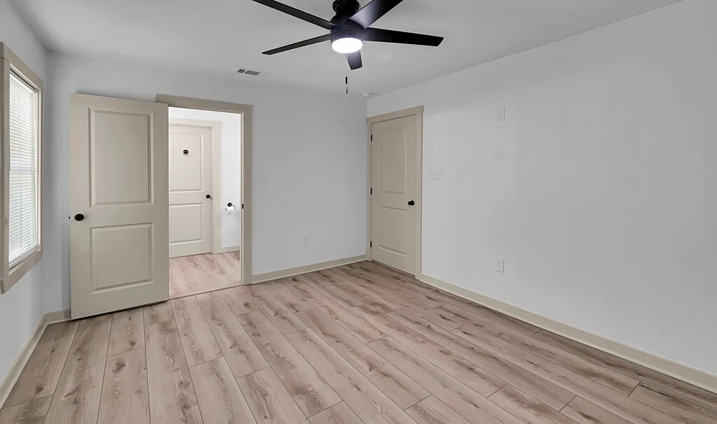 Single Family Residence For Sale in Bosque County , 903 E Avenue C, Valley Mills, Texas 76689, 4 Bedroom, 2 Bathroom, Garage spaces, 1,424 Sqft, built in 1950, mls#21408399, Real Estate Agent in Valley Mills, Homes For Sale in Bosque county, Homes For Sale in Valley Mills, Realtor in Valley Mills Texas, Real Estate Brokerage Independent Realty Texas, Luminita Cordes Realtor