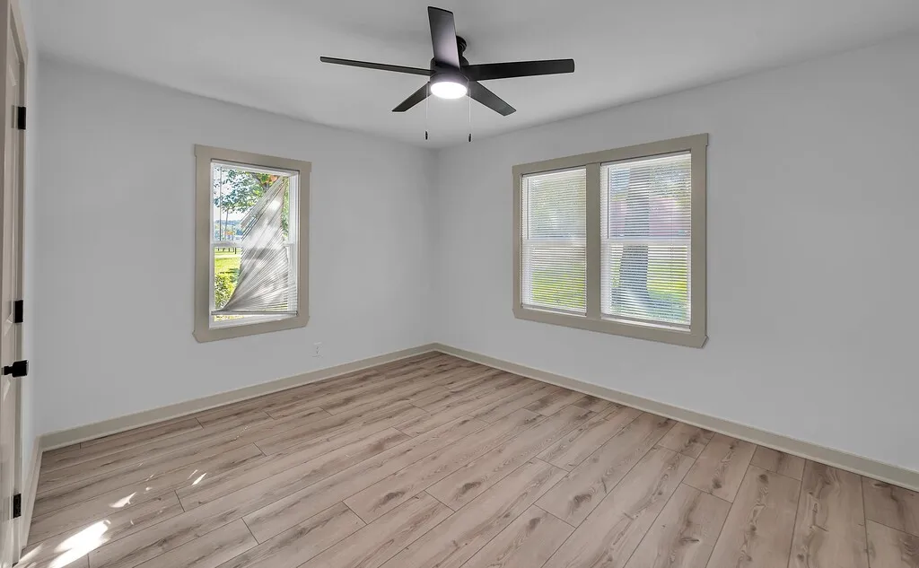 Single Family Residence For Sale in Bosque County , 903 E Avenue C, Valley Mills, Texas 76689, 4 Bedroom, 2 Bathroom, Garage spaces, 1,424 Sqft, built in 1950, mls#21408399, Real Estate Agent in Valley Mills, Homes For Sale in Bosque county, Homes For Sale in Valley Mills, Realtor in Valley Mills Texas, Real Estate Brokerage Independent Realty Texas, Luminita Cordes Realtor