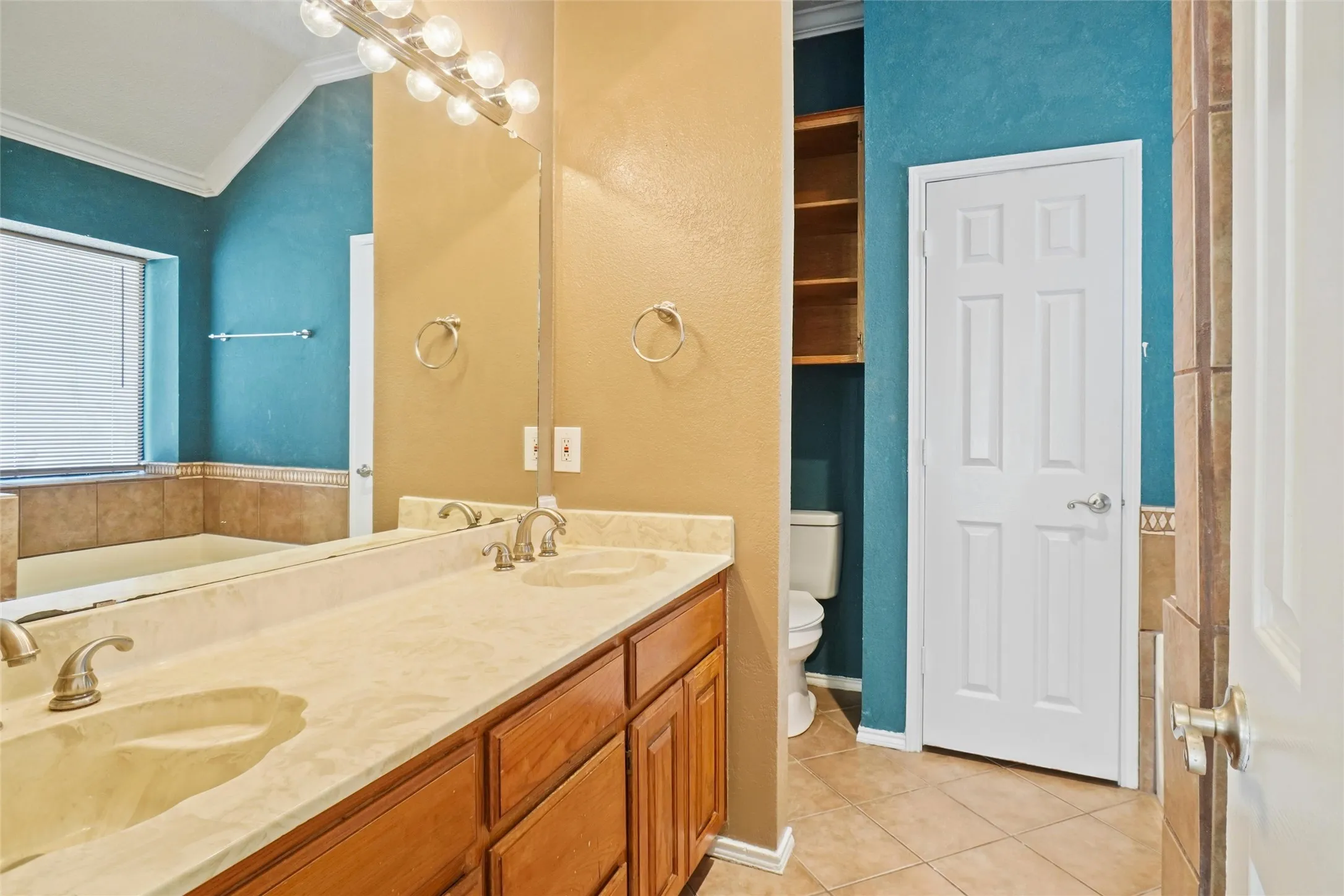Single Family Residence For Rent in Tarrant County , 1109 W Hills Terrace, Saginaw, Texas 76179, 3 Bedroom, 2 Bathroom, 2 Garage spaces, 1,448 Sqft, built in 1987, mls#21408769, Real Estate Agent in Saginaw, Homes For Rent in Tarrant county, Homes For Rent in Saginaw, Realtor in Saginaw Texas, Real Estate Brokerage Independent Realty Texas, Luminita Cordes Realtor