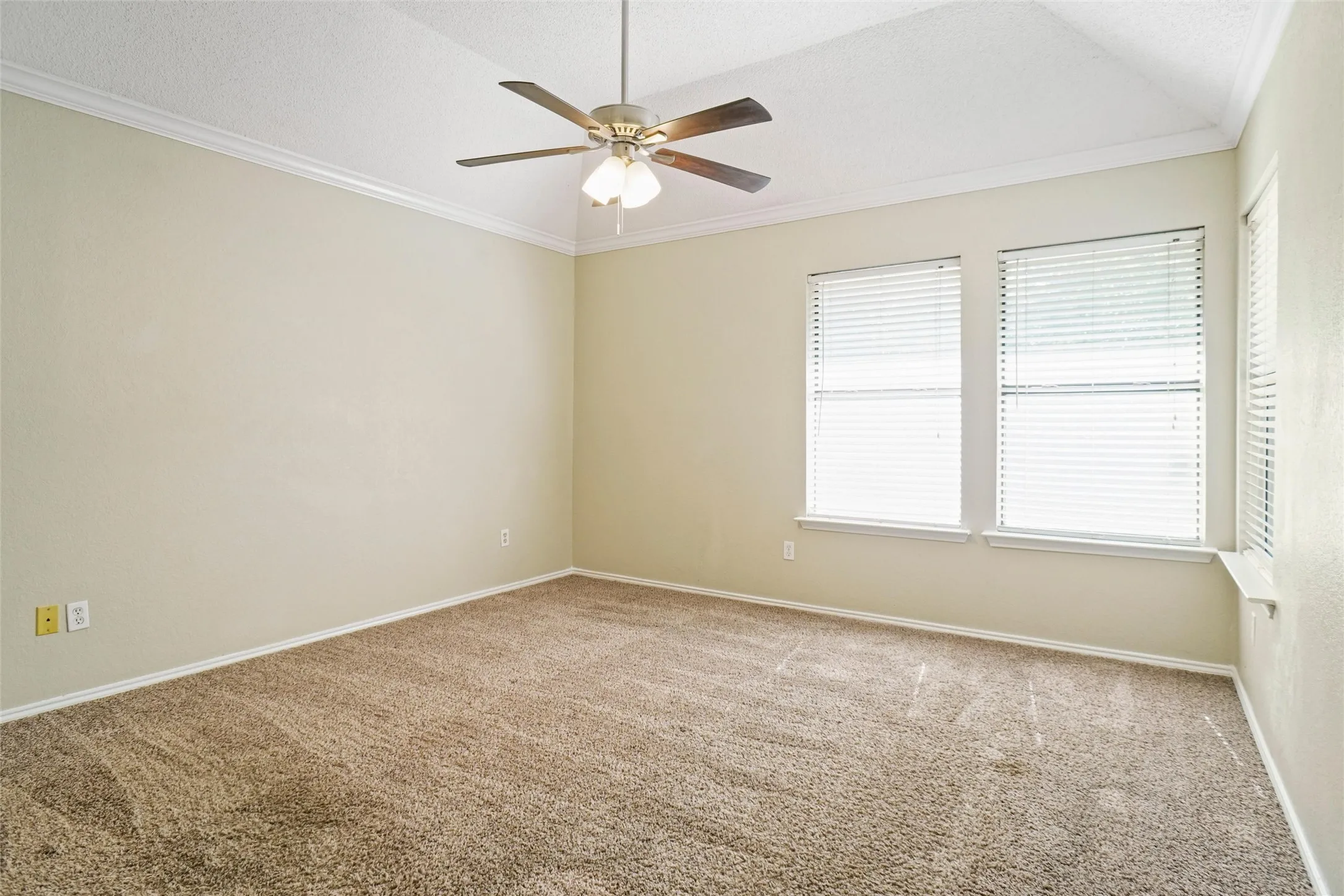 Single Family Residence For Rent in Tarrant County , 1109 W Hills Terrace, Saginaw, Texas 76179, 3 Bedroom, 2 Bathroom, 2 Garage spaces, 1,448 Sqft, built in 1987, mls#21408769, Real Estate Agent in Saginaw, Homes For Rent in Tarrant county, Homes For Rent in Saginaw, Realtor in Saginaw Texas, Real Estate Brokerage Independent Realty Texas, Luminita Cordes Realtor