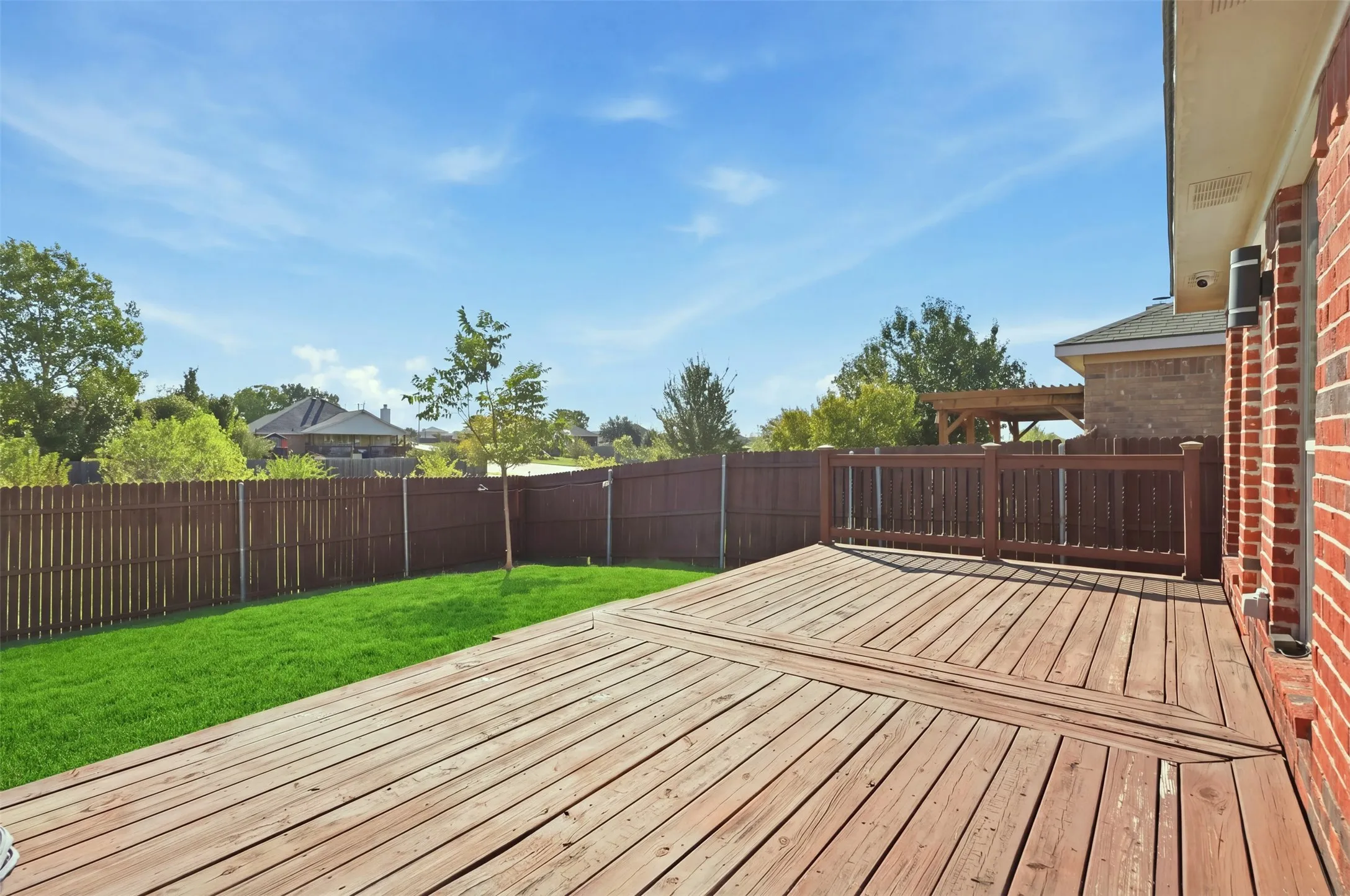 Single Family Residence For Sale in Tarrant County , 2325 Wakecrest Drive, Fort Worth, Texas 76108, 3 Bedroom, 2 Bathroom, 2 Garage spaces, 1,625 Sqft, built in 2008, mls#21408726, Real Estate Agent in Fort Worth, Homes For Sale in Tarrant county, Homes For Sale in Fort Worth, Realtor in Fort Worth Texas, Real Estate Brokerage Independent Realty Texas, Luminita Cordes Realtor