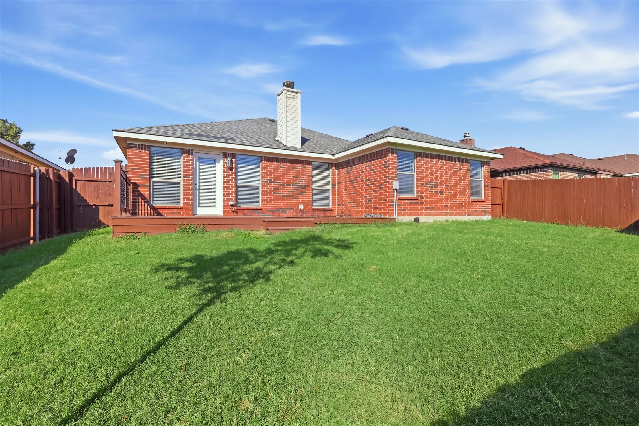 Single Family Residence For Sale in Tarrant County , 2325 Wakecrest Drive, Fort Worth, Texas 76108, 3 Bedroom, 2 Bathroom, 2 Garage spaces, 1,625 Sqft, built in 2008, mls#21408726, Real Estate Agent in Fort Worth, Homes For Sale in Tarrant county, Homes For Sale in Fort Worth, Realtor in Fort Worth Texas, Real Estate Brokerage Independent Realty Texas, Luminita Cordes Realtor