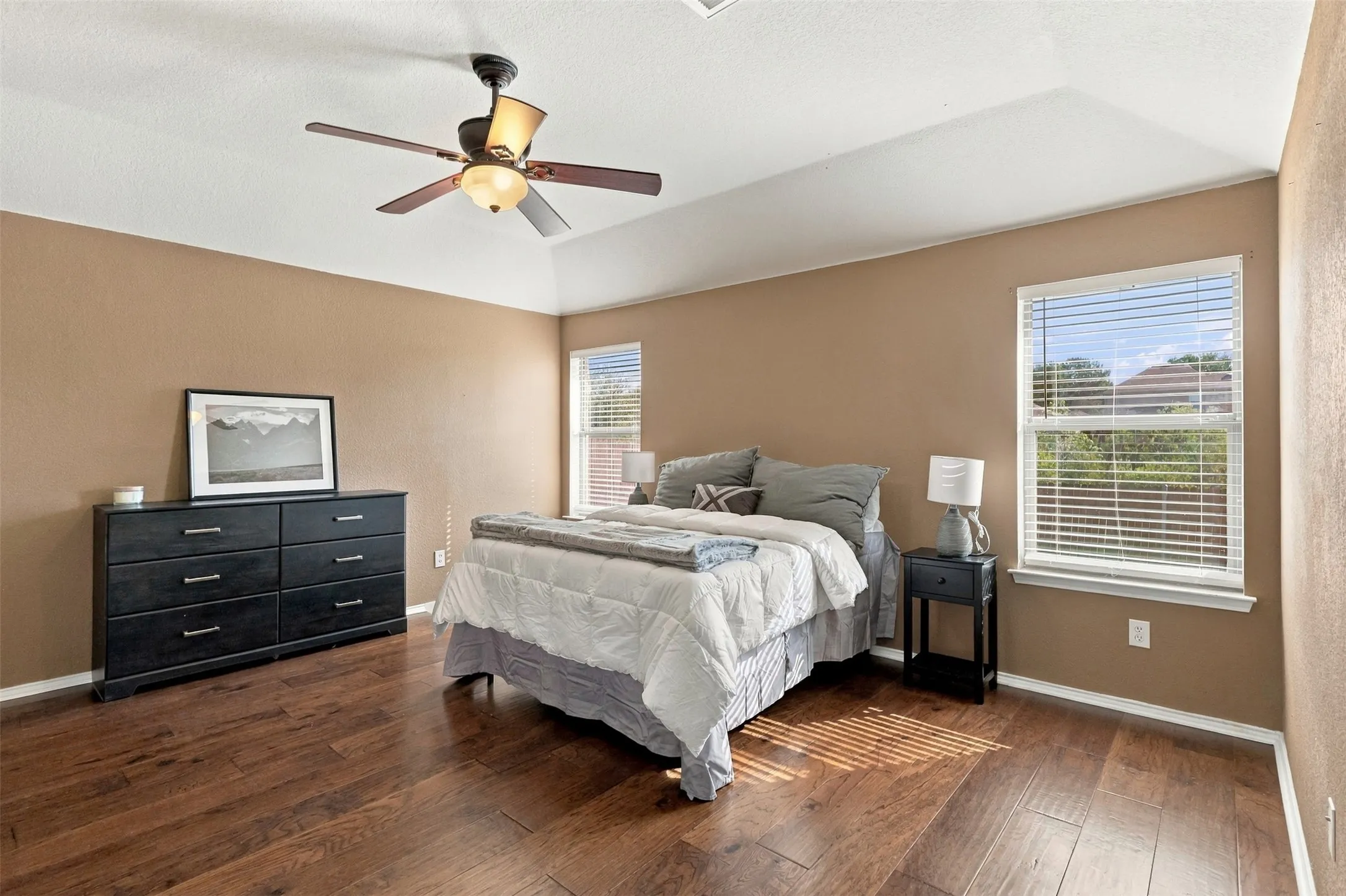 Single Family Residence For Sale in Tarrant County , 2325 Wakecrest Drive, Fort Worth, Texas 76108, 3 Bedroom, 2 Bathroom, 2 Garage spaces, 1,625 Sqft, built in 2008, mls#21408726, Real Estate Agent in Fort Worth, Homes For Sale in Tarrant county, Homes For Sale in Fort Worth, Realtor in Fort Worth Texas, Real Estate Brokerage Independent Realty Texas, Luminita Cordes Realtor