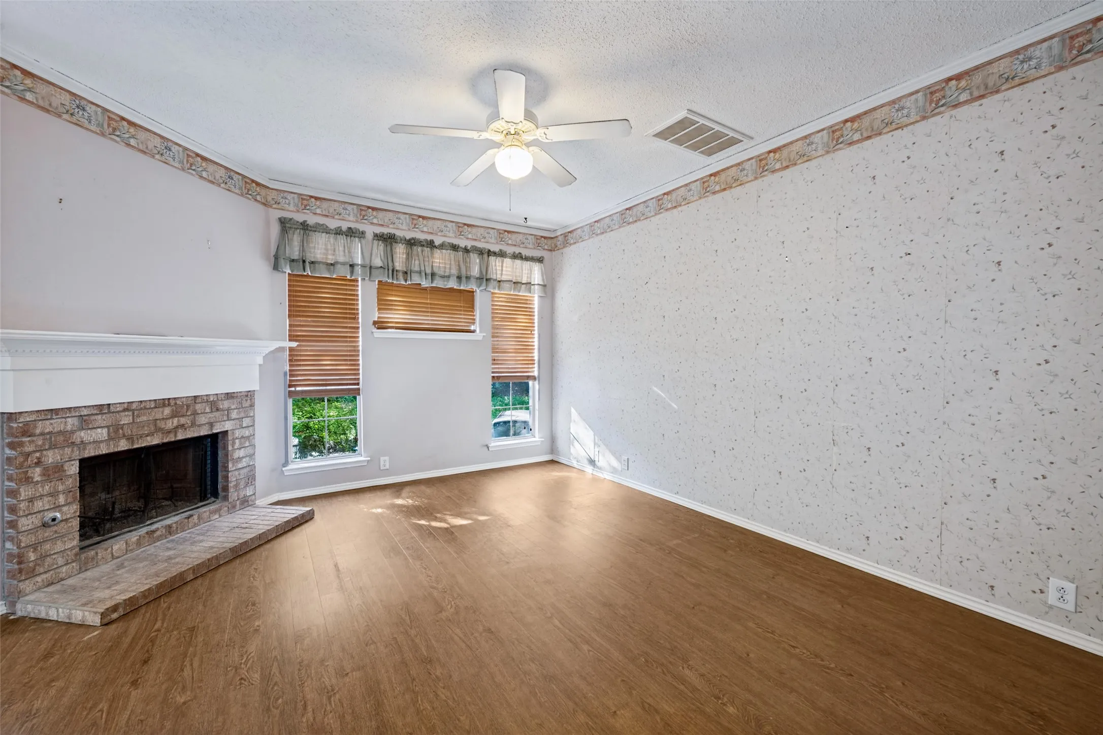 Single Family Residence For Sale in Tarrant County , 8043 Southern Pine Way, Fort Worth, Texas 76123, 4 Bedroom, 2 Bathroom, 2 Garage spaces, 3,123 Sqft, built in 1999, mls#21408772, Real Estate Agent in Fort Worth, Homes For Sale in Tarrant county, Homes For Sale in Fort Worth, Realtor in Fort Worth Texas, Real Estate Brokerage Independent Realty Texas, Luminita Cordes Realtor