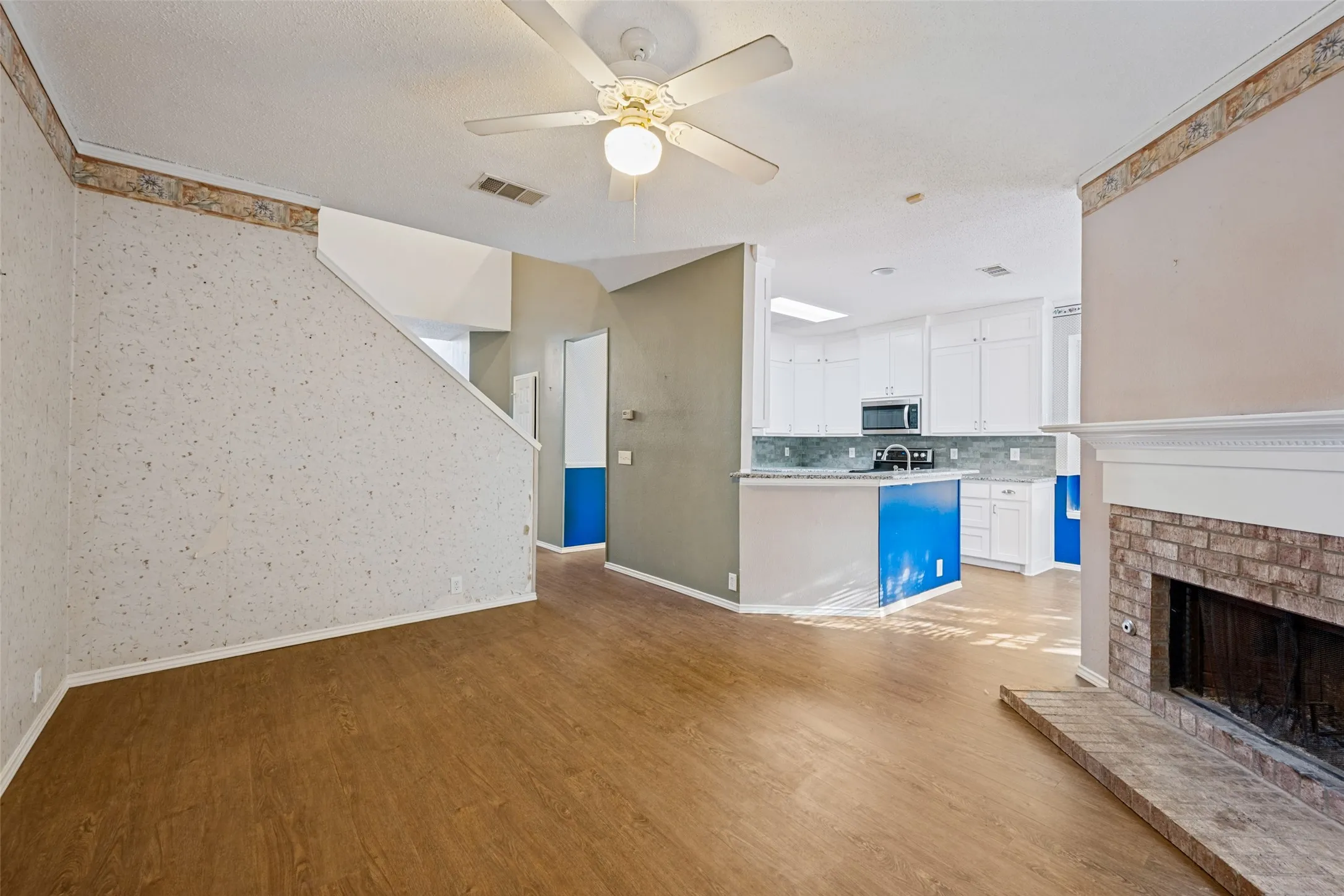 Single Family Residence For Sale in Tarrant County , 8043 Southern Pine Way, Fort Worth, Texas 76123, 4 Bedroom, 2 Bathroom, 2 Garage spaces, 3,123 Sqft, built in 1999, mls#21408772, Real Estate Agent in Fort Worth, Homes For Sale in Tarrant county, Homes For Sale in Fort Worth, Realtor in Fort Worth Texas, Real Estate Brokerage Independent Realty Texas, Luminita Cordes Realtor