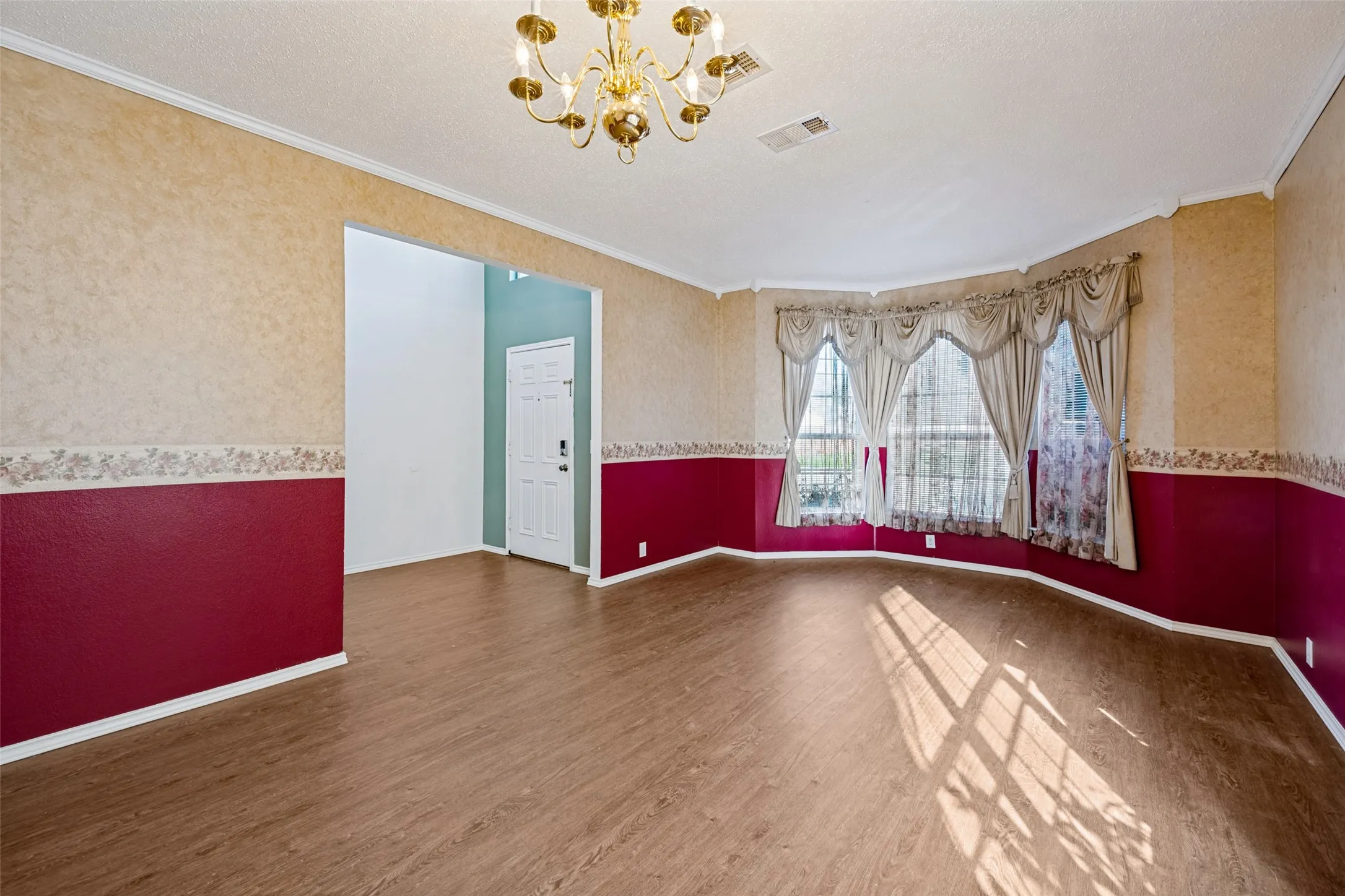 Single Family Residence For Sale in Tarrant County , 8043 Southern Pine Way, Fort Worth, Texas 76123, 4 Bedroom, 2 Bathroom, 2 Garage spaces, 3,123 Sqft, built in 1999, mls#21408772, Real Estate Agent in Fort Worth, Homes For Sale in Tarrant county, Homes For Sale in Fort Worth, Realtor in Fort Worth Texas, Real Estate Brokerage Independent Realty Texas, Luminita Cordes Realtor