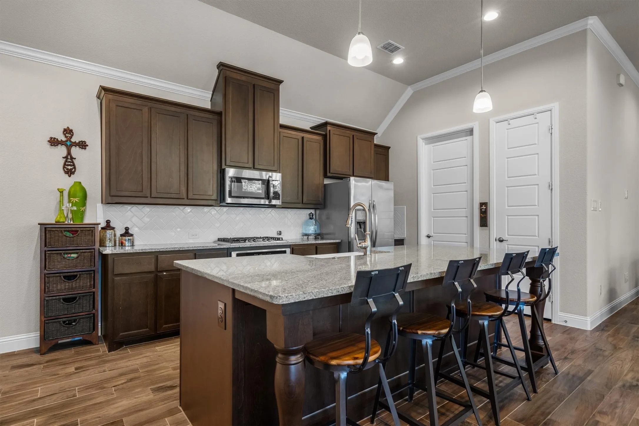 Single Family Residence For Sale in Denton County , 1008 10th Street, Argyle, Texas 76226, 3 Bedroom, 3 Bathroom, 2 Garage spaces, 2,264 Sqft, built in 2018, mls#21408730, Real Estate Agent in Argyle, Homes For Sale in Denton county, Homes For Sale in Argyle, Realtor in Argyle Texas, Real Estate Brokerage Independent Realty Texas, Luminita Cordes Realtor