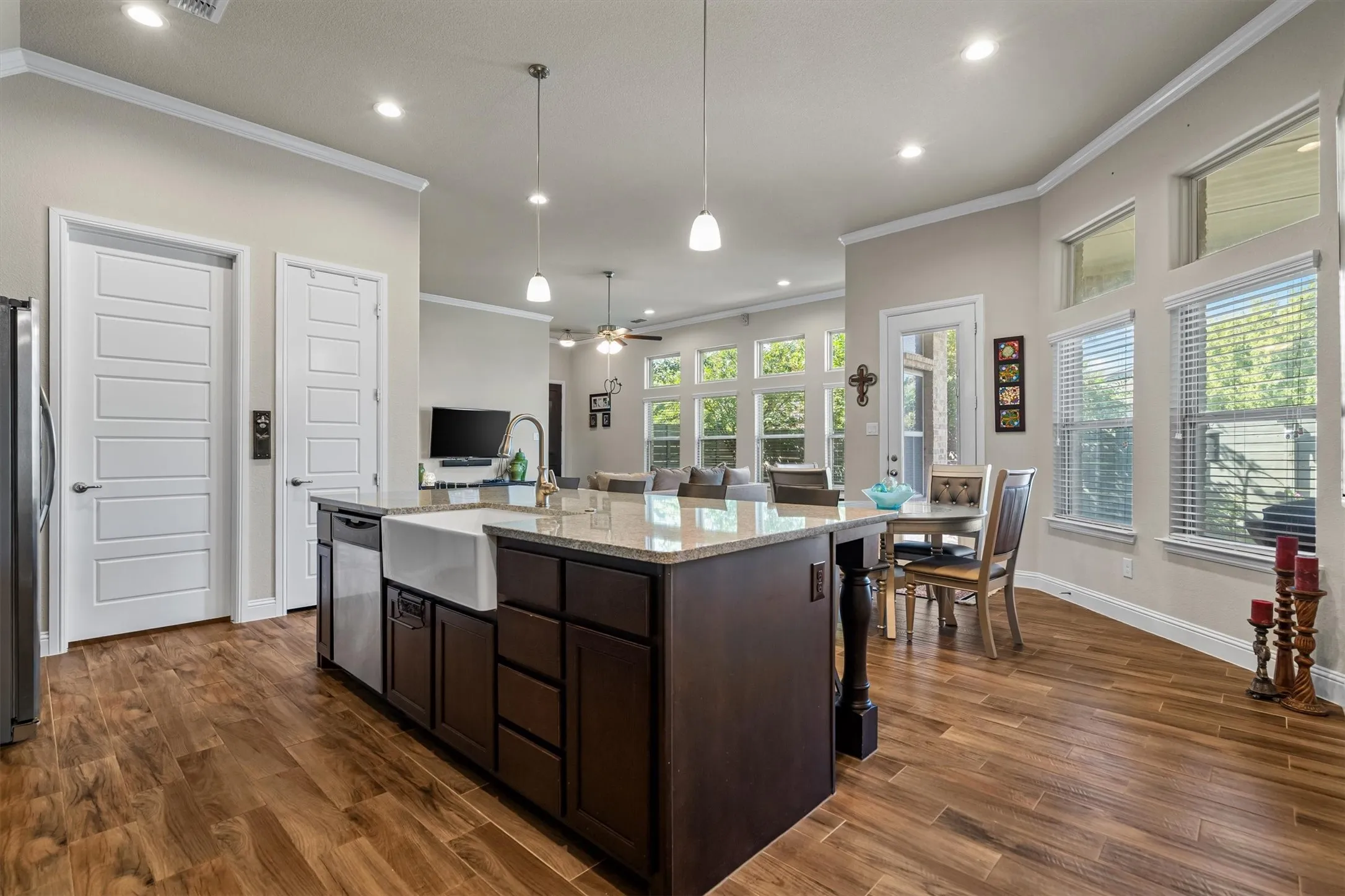 Single Family Residence For Sale in Denton County , 1008 10th Street, Argyle, Texas 76226, 3 Bedroom, 3 Bathroom, 2 Garage spaces, 2,264 Sqft, built in 2018, mls#21408730, Real Estate Agent in Argyle, Homes For Sale in Denton county, Homes For Sale in Argyle, Realtor in Argyle Texas, Real Estate Brokerage Independent Realty Texas, Luminita Cordes Realtor