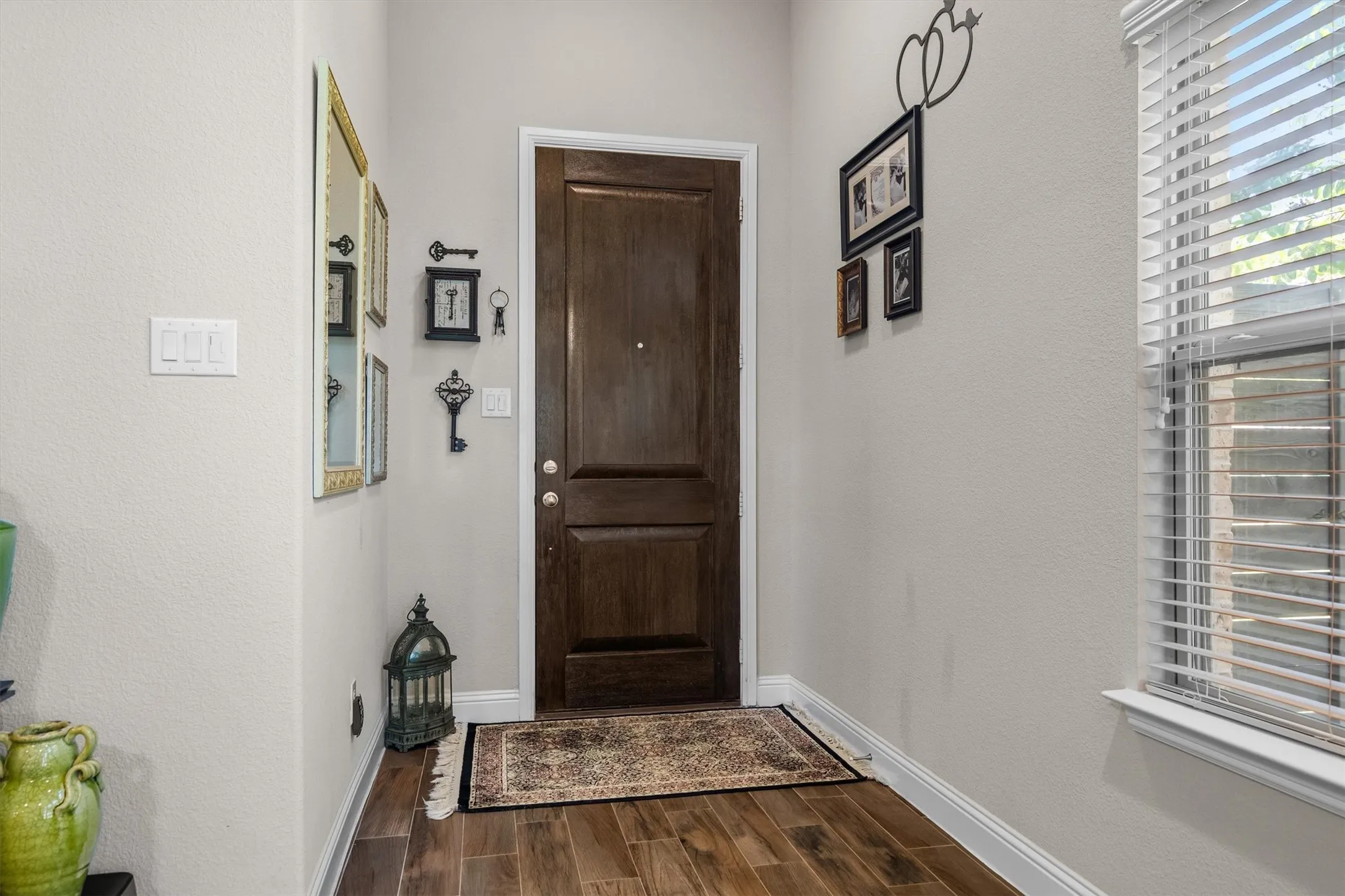 Single Family Residence For Sale in Denton County , 1008 10th Street, Argyle, Texas 76226, 3 Bedroom, 3 Bathroom, 2 Garage spaces, 2,264 Sqft, built in 2018, mls#21408730, Real Estate Agent in Argyle, Homes For Sale in Denton county, Homes For Sale in Argyle, Realtor in Argyle Texas, Real Estate Brokerage Independent Realty Texas, Luminita Cordes Realtor